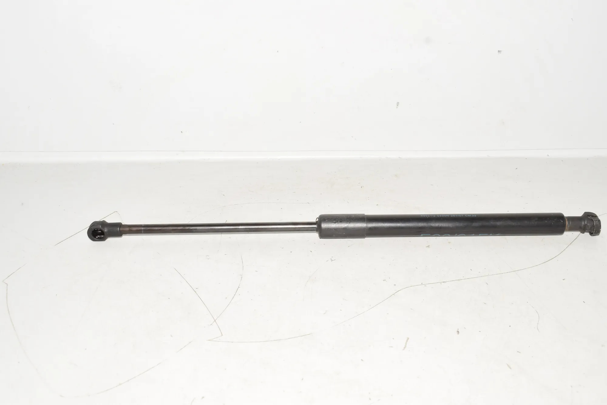 Front Right Bonnet Strut – OEM 7060550 · BMW 3 Touring (E91) 320 d 2007