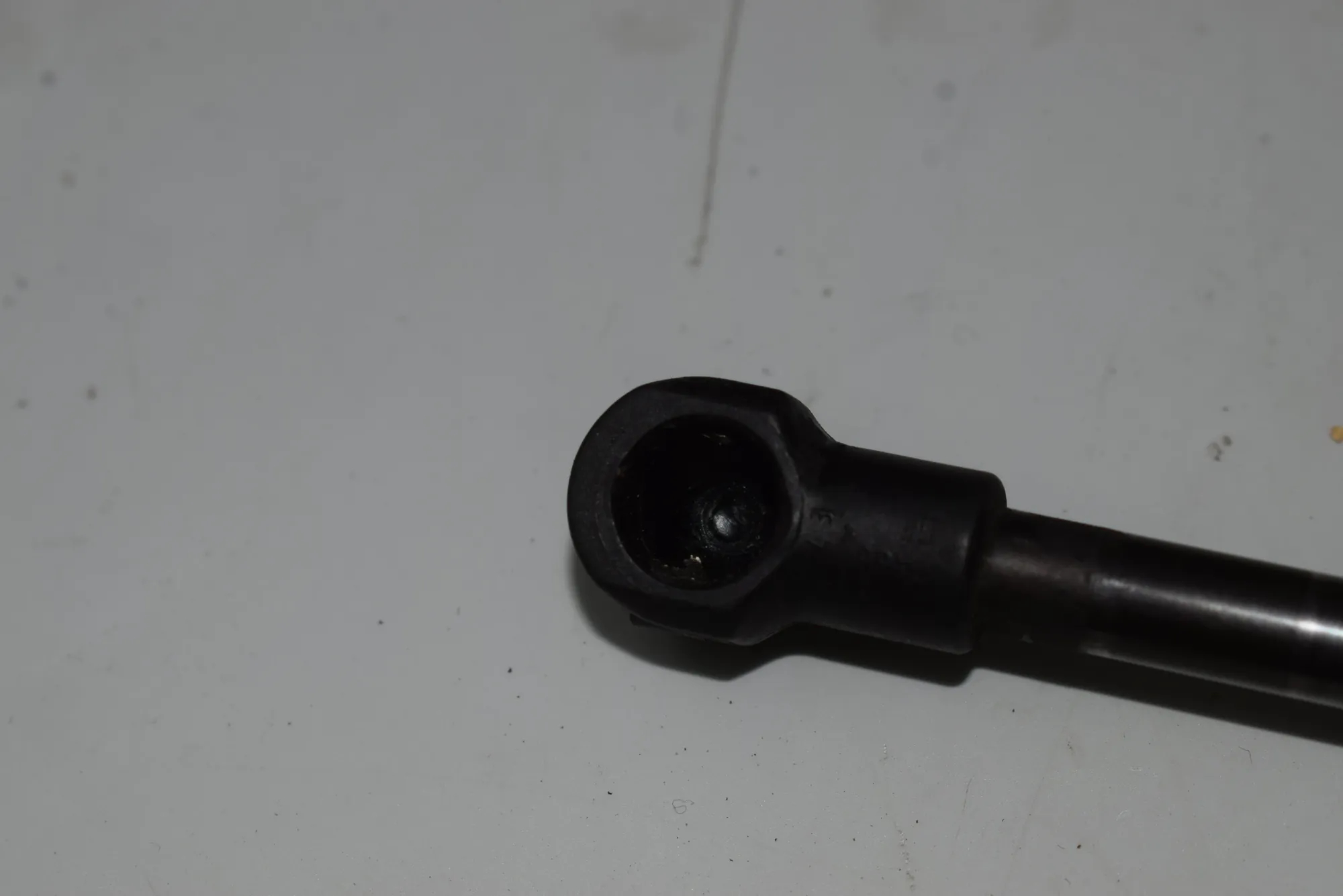 Front Left Bonnet Strut – OEM 7060550 · BMW 3 Touring (E91) 320 d 2007 – 4