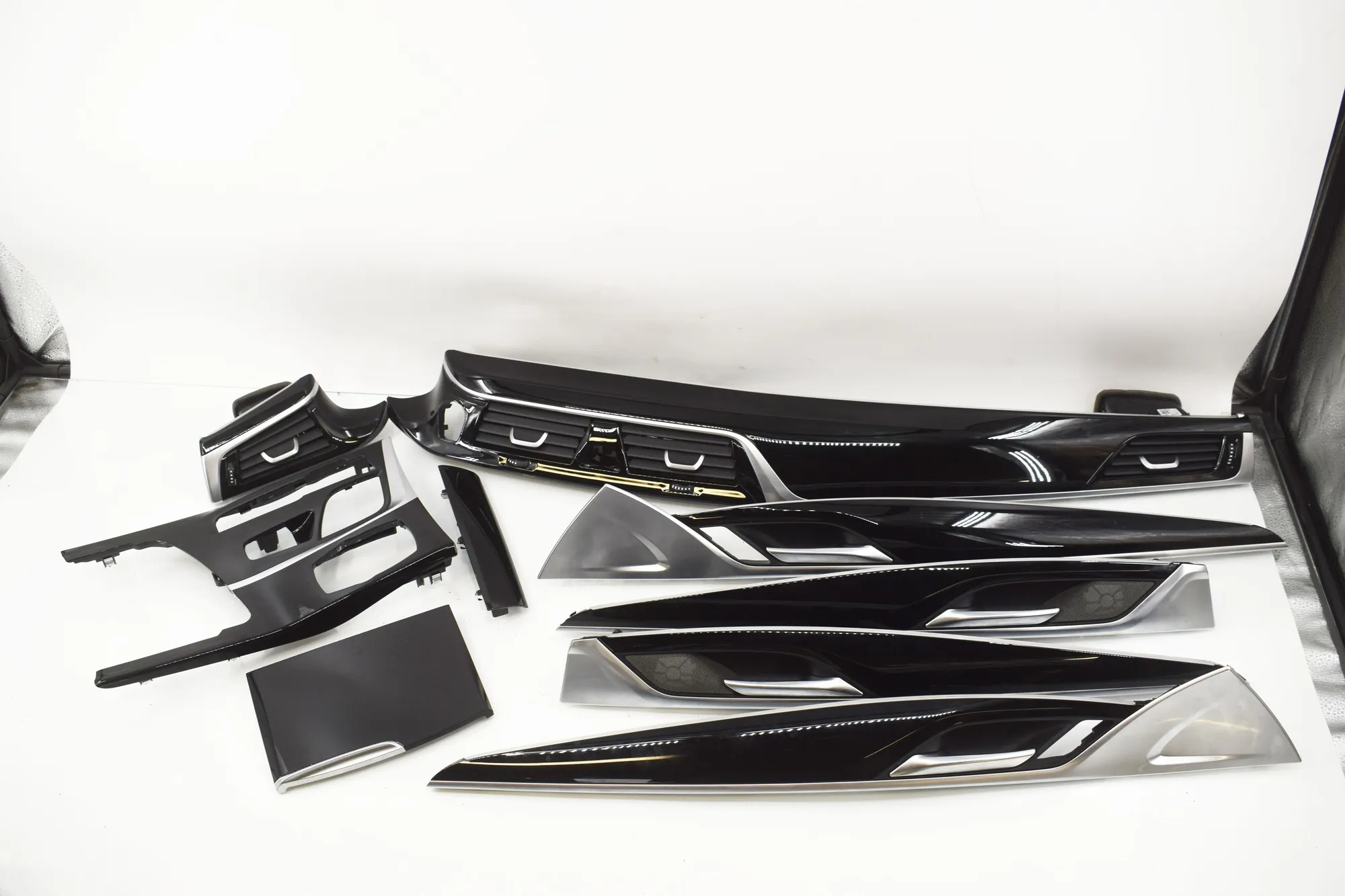 Interior Trim Strips Kit – OEM 9391271 · BMW 5 (G30) (2016 - -) 540 i 2017