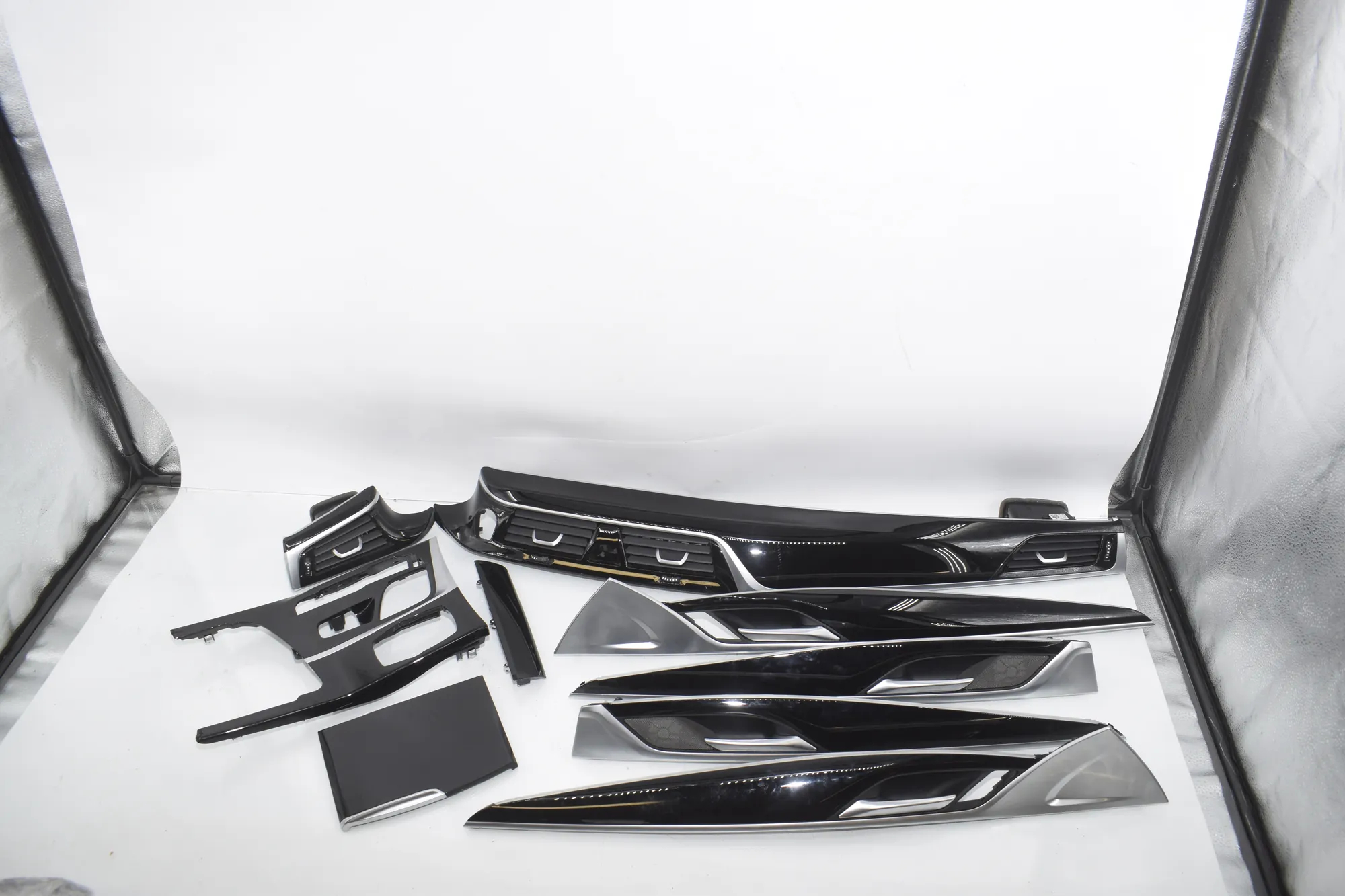 Interior Trim Strips Kit – OEM 9391271 · BMW 5 (G30) (2016 - -) 540 i 2017 – 4