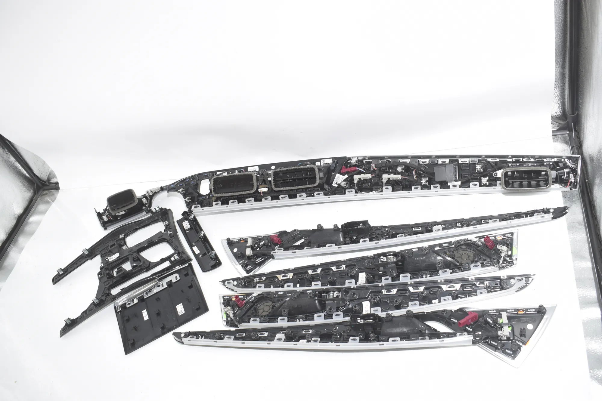 Interior Trim Strips Kit – OEM 9391271 · BMW 5 (G30) (2016 - -) 540 i 2017 – 8