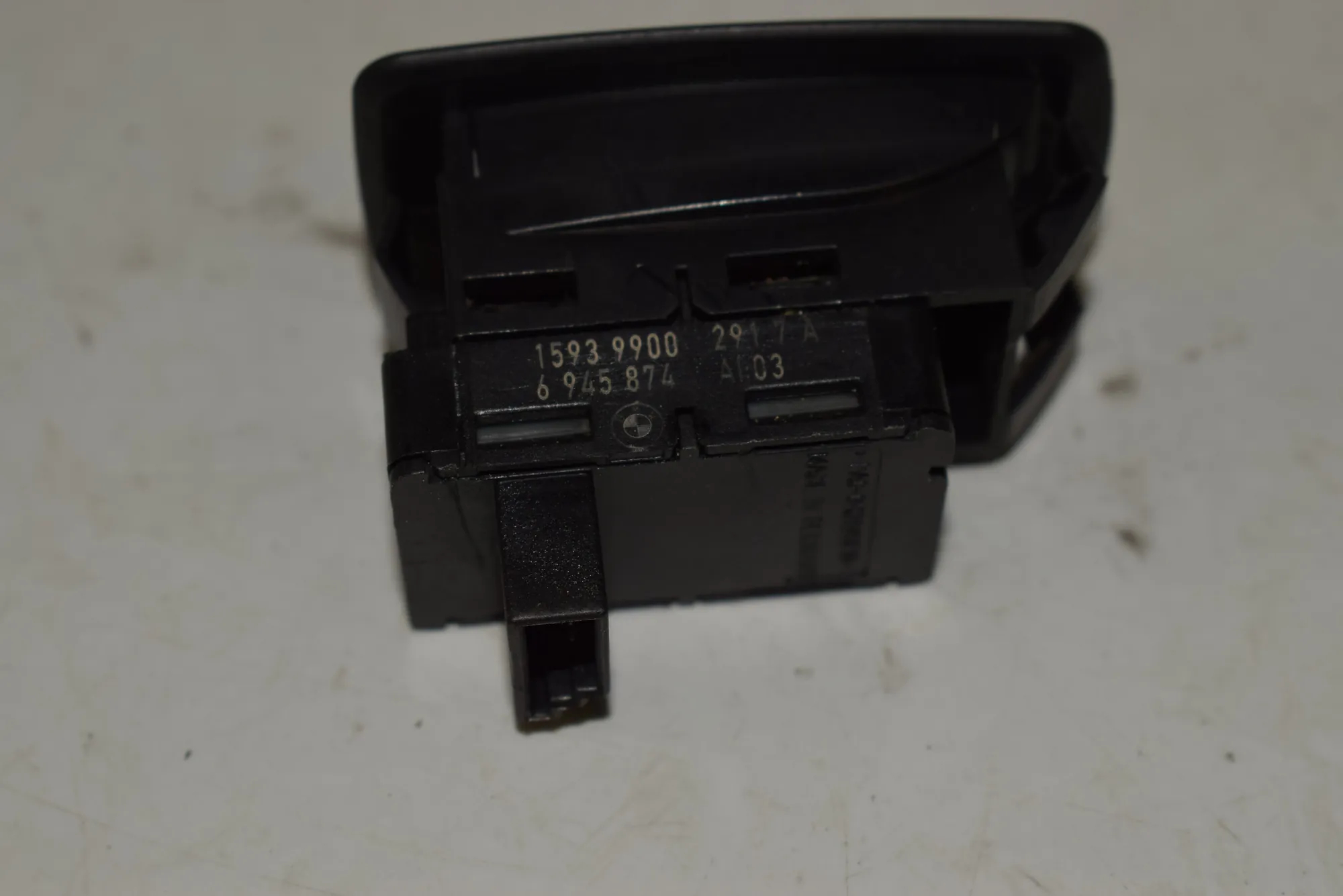 Front Left Door Window Switch – OEM 6945874 · BMW 3 Touring (E91) 320 d 2007 – 6