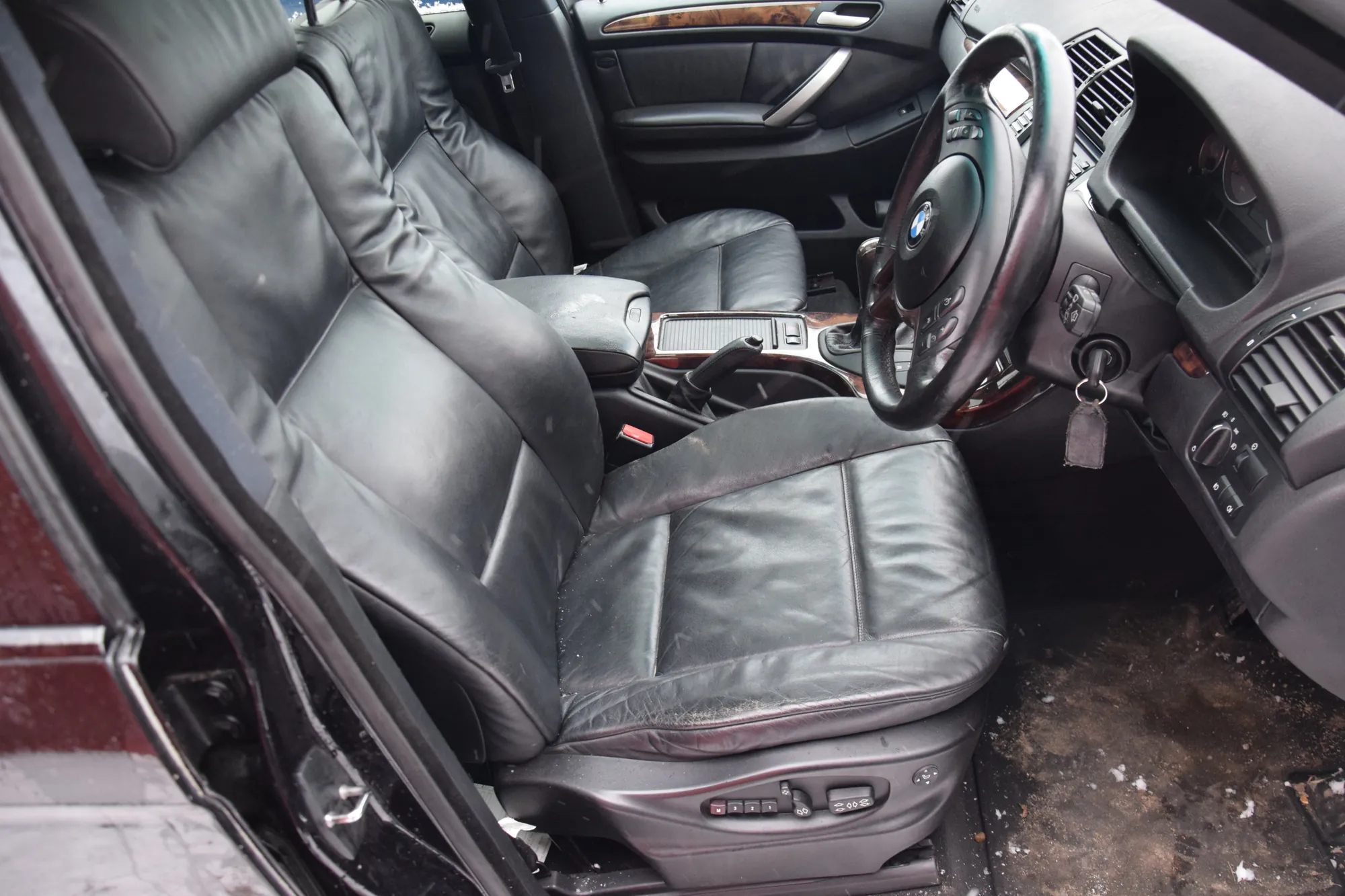 Vehicle – OEM WBAFB92090LN76185 · BMW X5 (E53) BMW X5 (E53) 4.6 is 2003 – 9