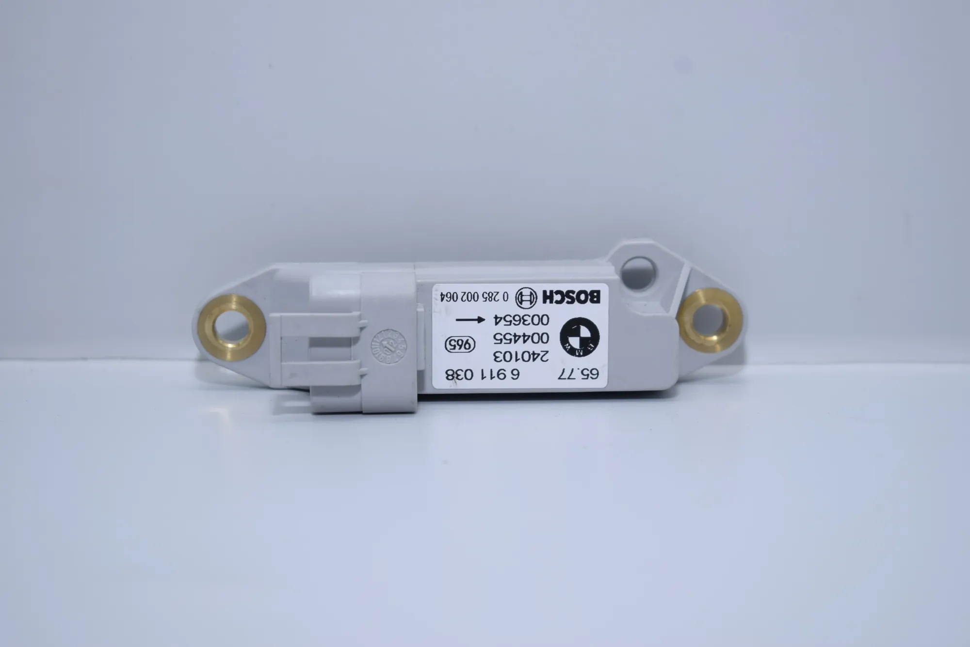 Front Left Impact Sensor – OEM 6911038 · BMW X5 (E53) 4.6 is 2003