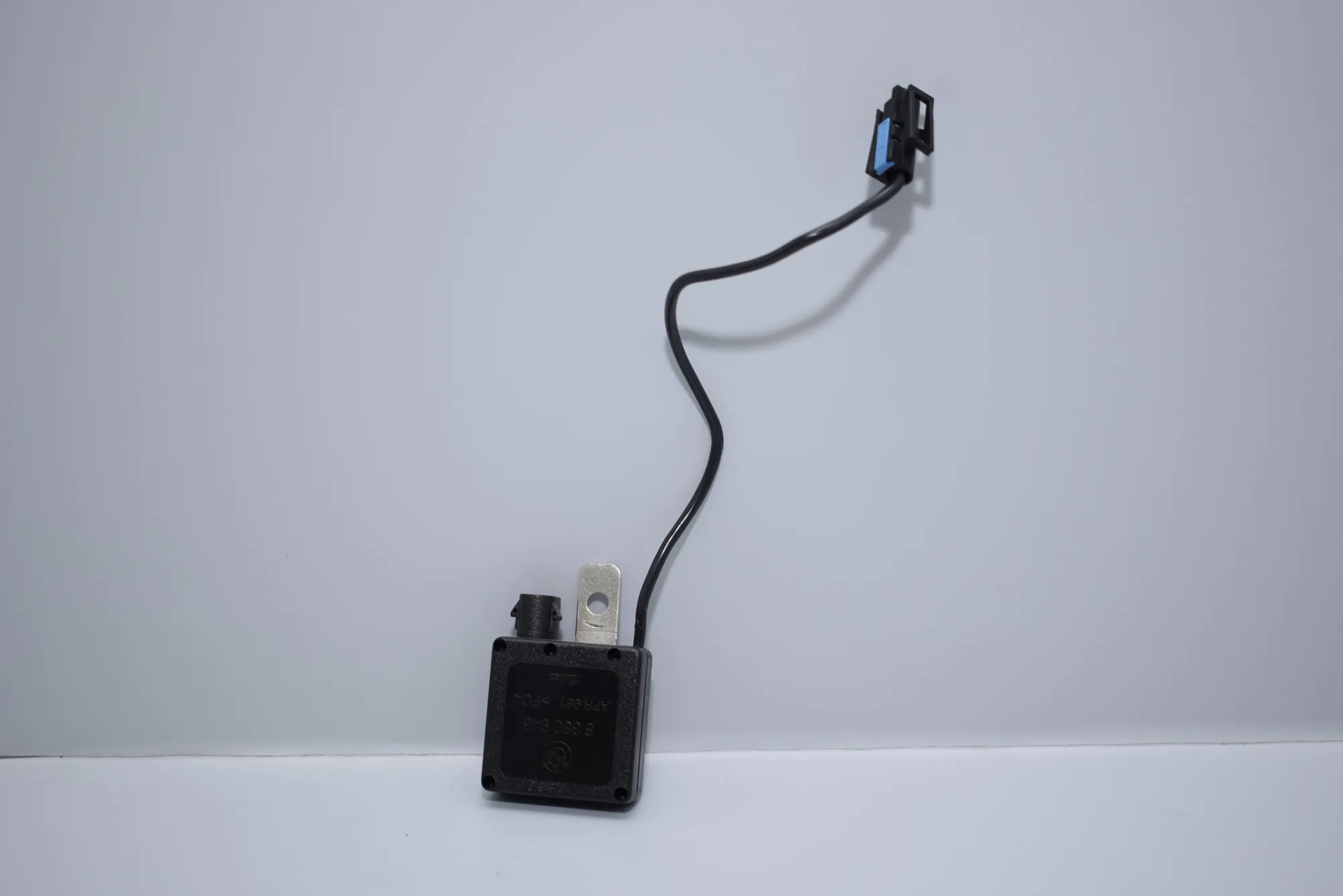Antenna Amplifier – OEM 8380945 · BMW X5 (E53) 4.6 is 2003