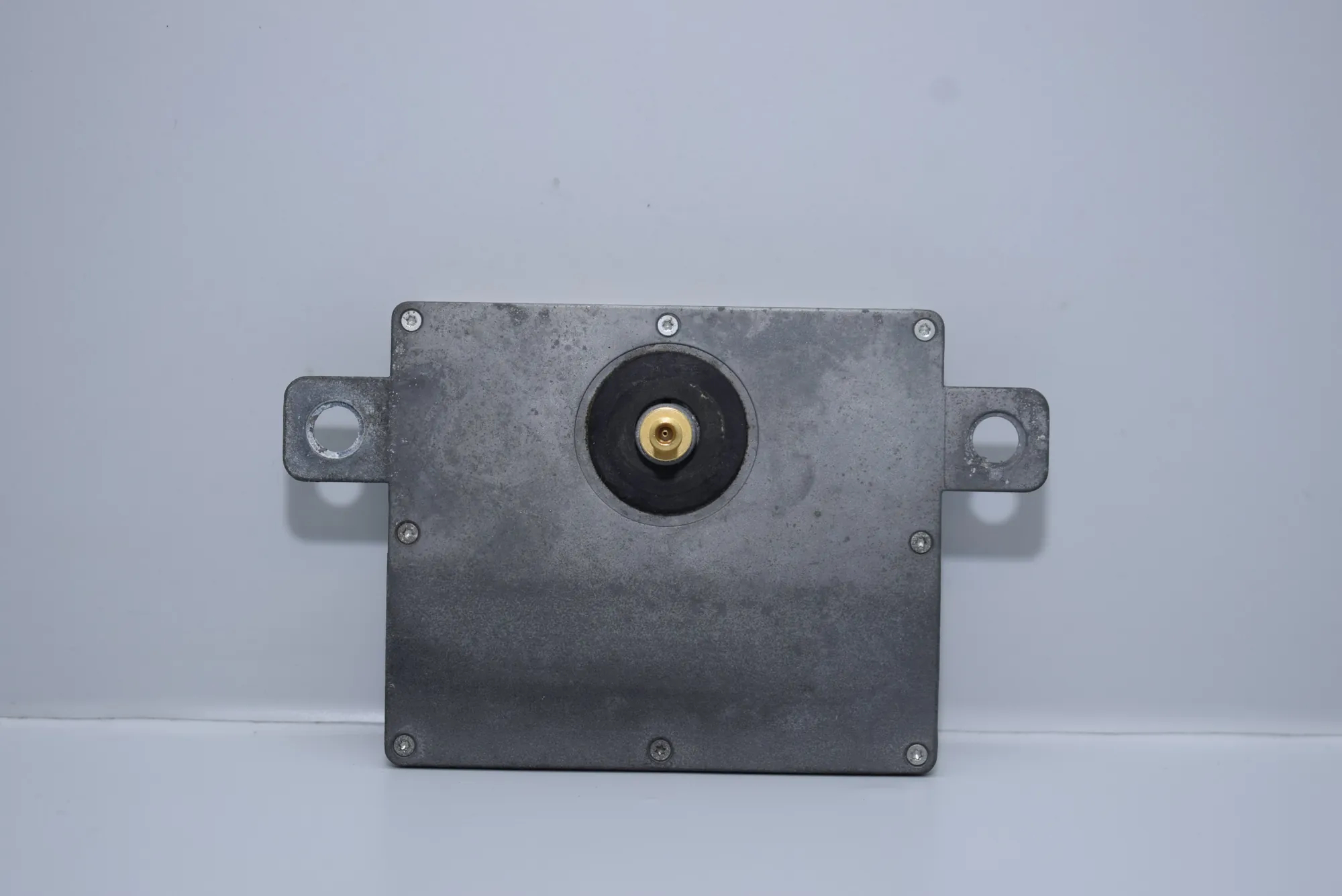 Antenna Amplifier – OEM 6905950 · BMW X5 (E53) 4.6 is 2003 – 3