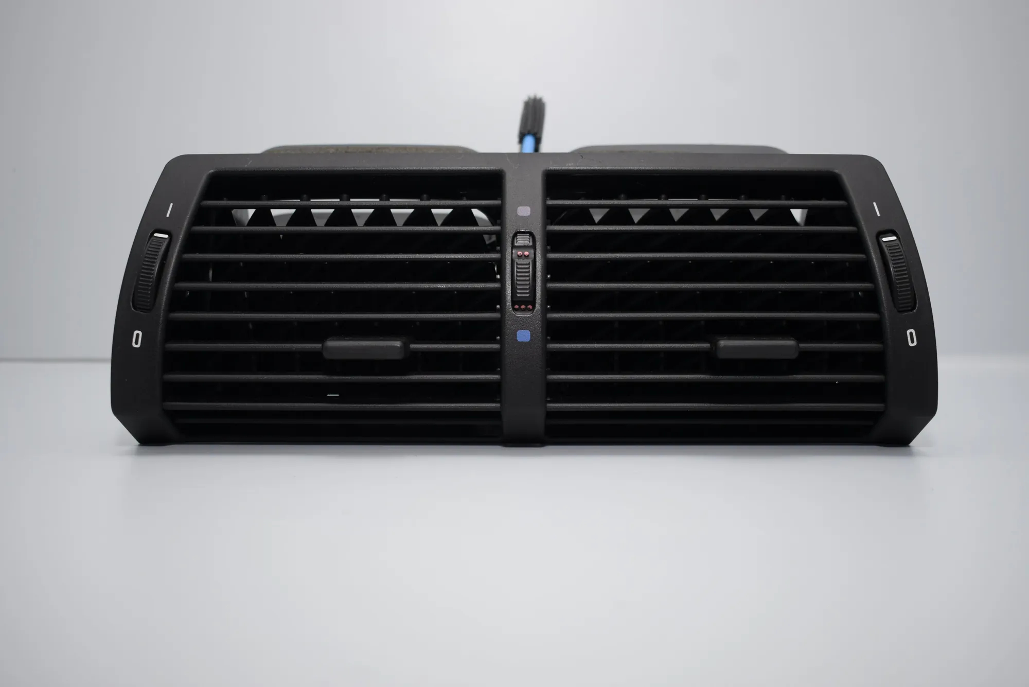 Dashboard Air Vents – OEM 8402221 · BMW X5 (E53) 4.6 is 2003