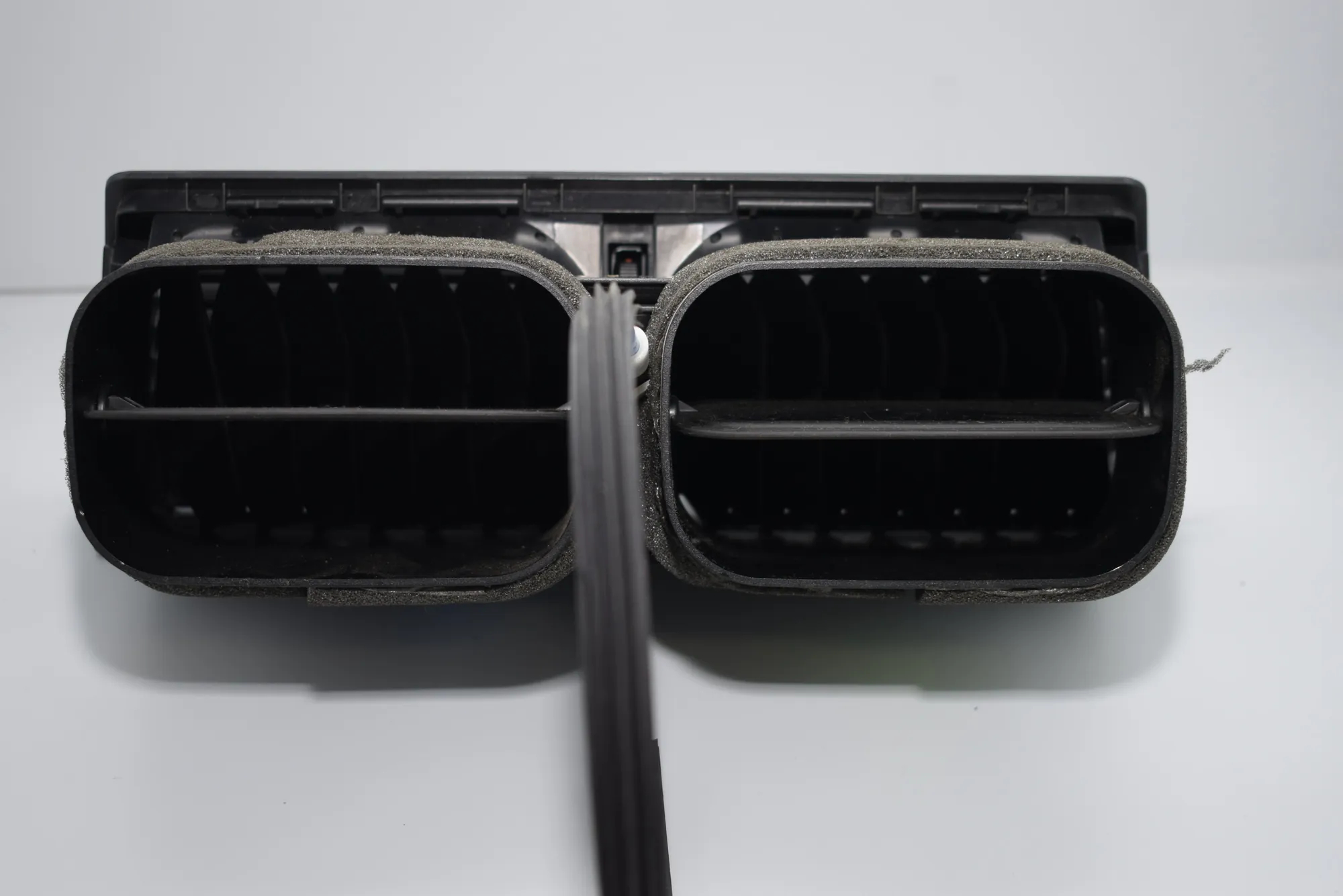 Dashboard Air Vents – OEM 8402221 · BMW X5 (E53) 4.6 is 2003 – 3
