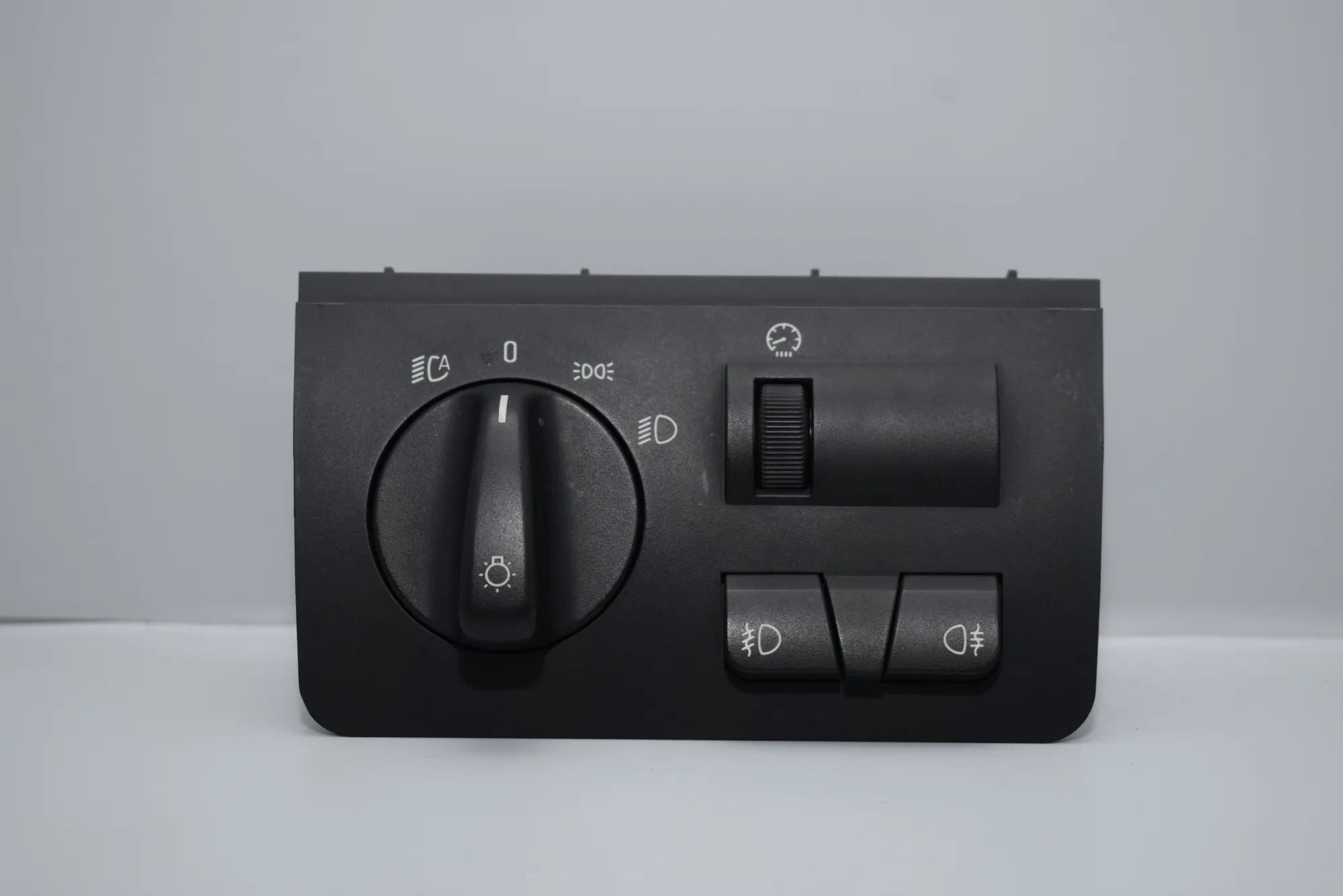 Headlight Switch Control Unit – OEM NA · BMW X5 (E53) 4.6 is 2003