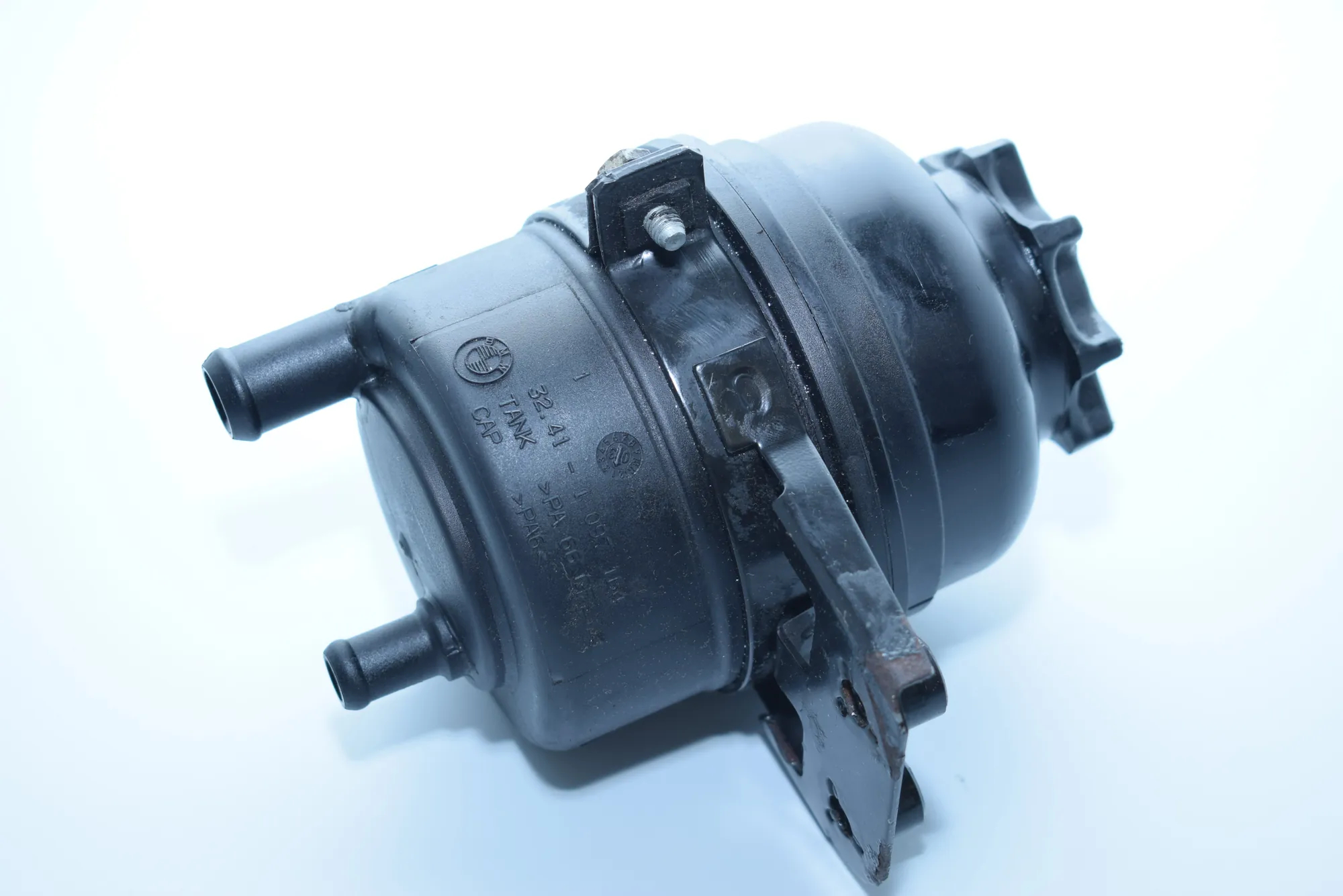 Power Steering Pump Tank – OEM 1097164 · BMW X5 (E53) 4.6 is 2003 – 2