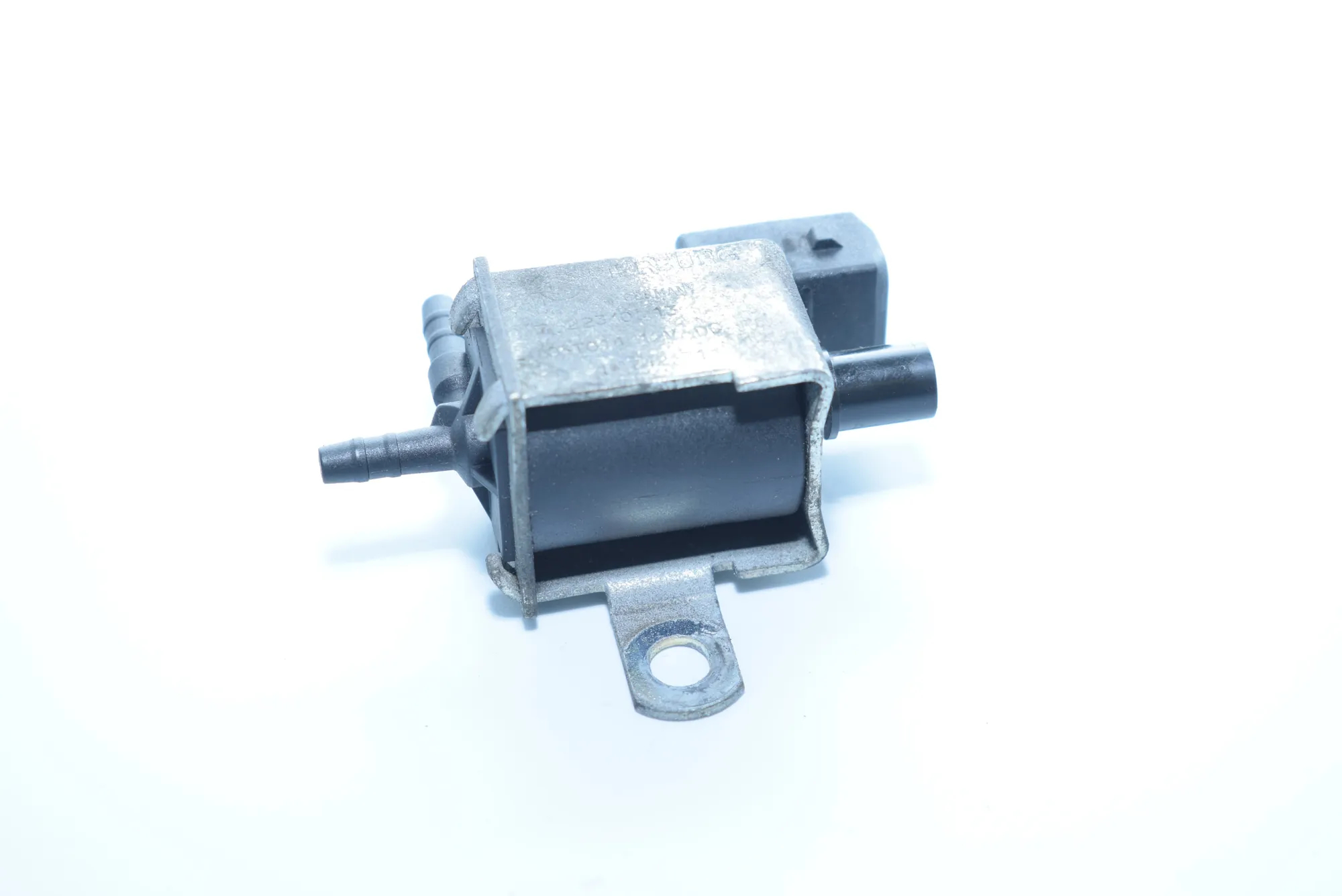 Solenoid Valve – OEM 1742711 · BMW X5 (E53) 4.6 is 2003 – 3