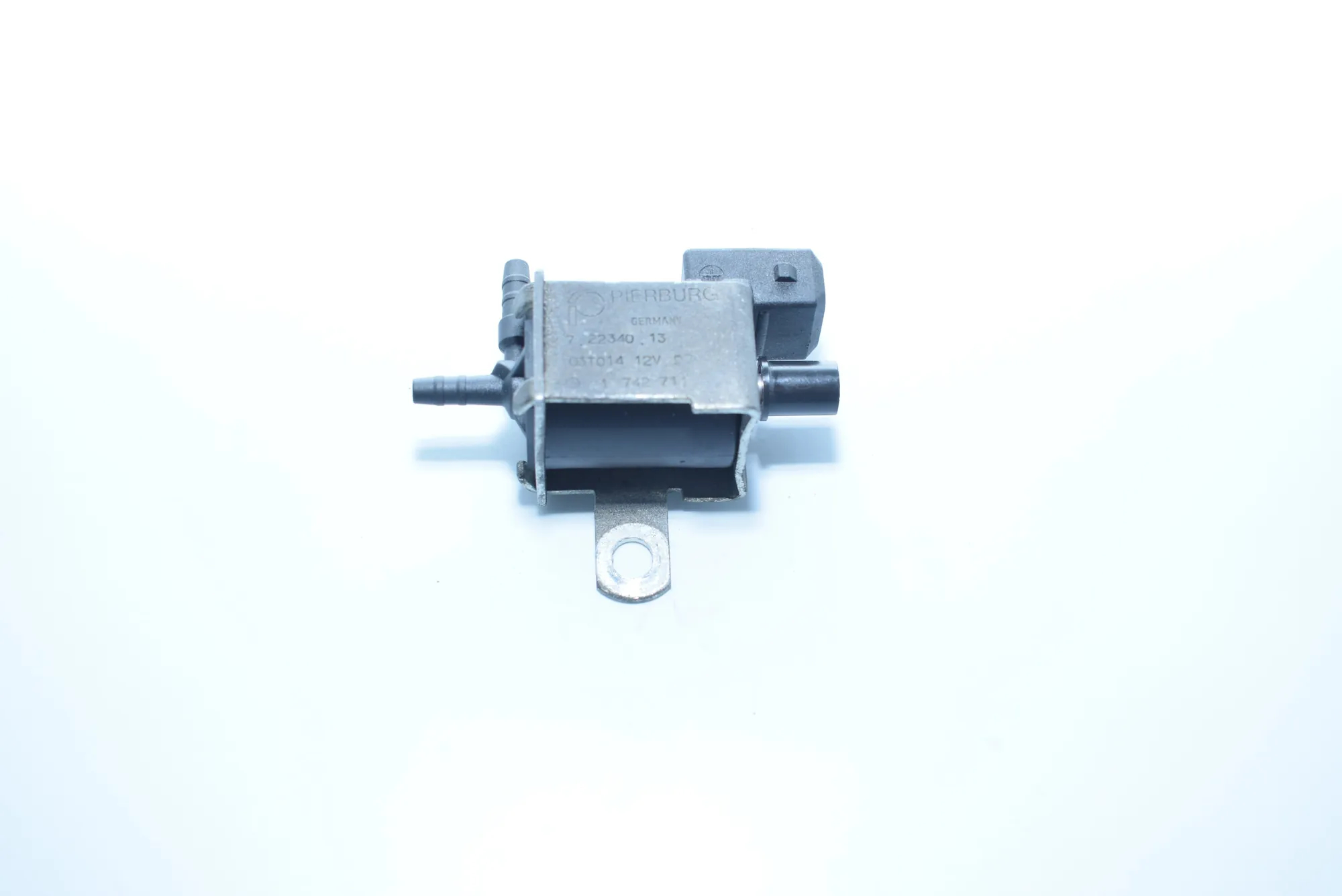 Solenoid Valve – OEM 1742711 · BMW X5 (E53) 4.6 is 2003