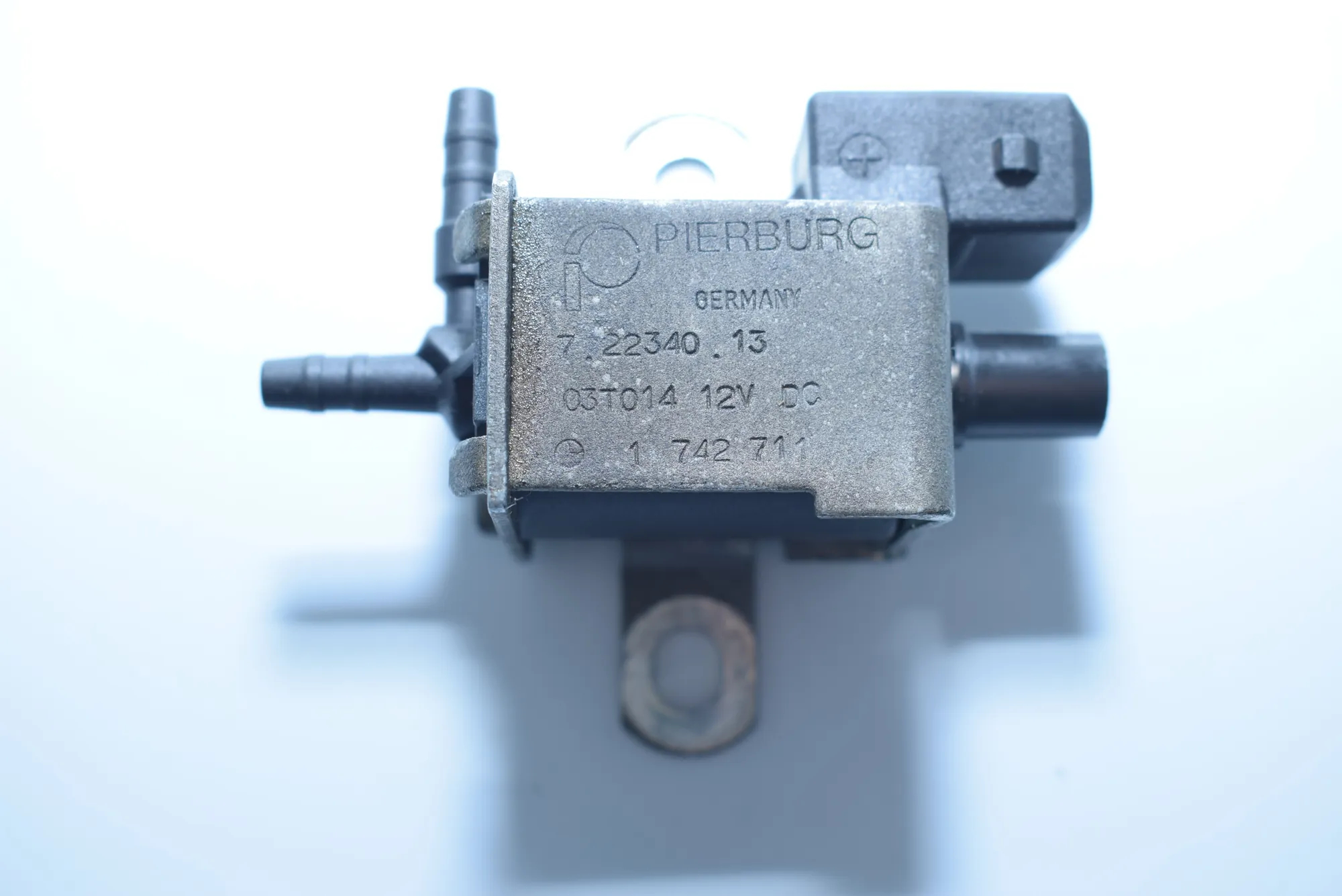 Solenoid Valve – OEM 1742711 · BMW X5 (E53) 4.6 is 2003 – 3