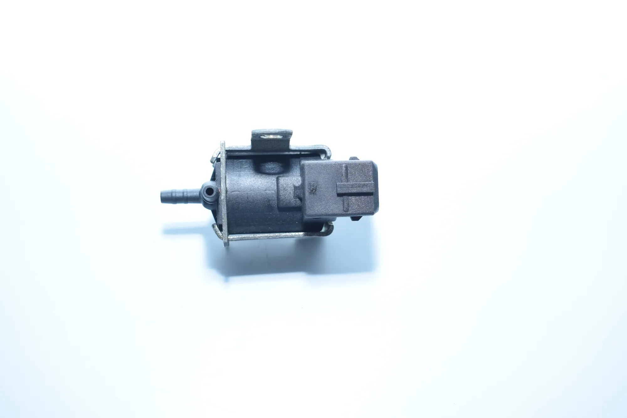 Solenoid Valve – OEM 1742711 · BMW X5 (E53) 4.6 is 2003 – 2
