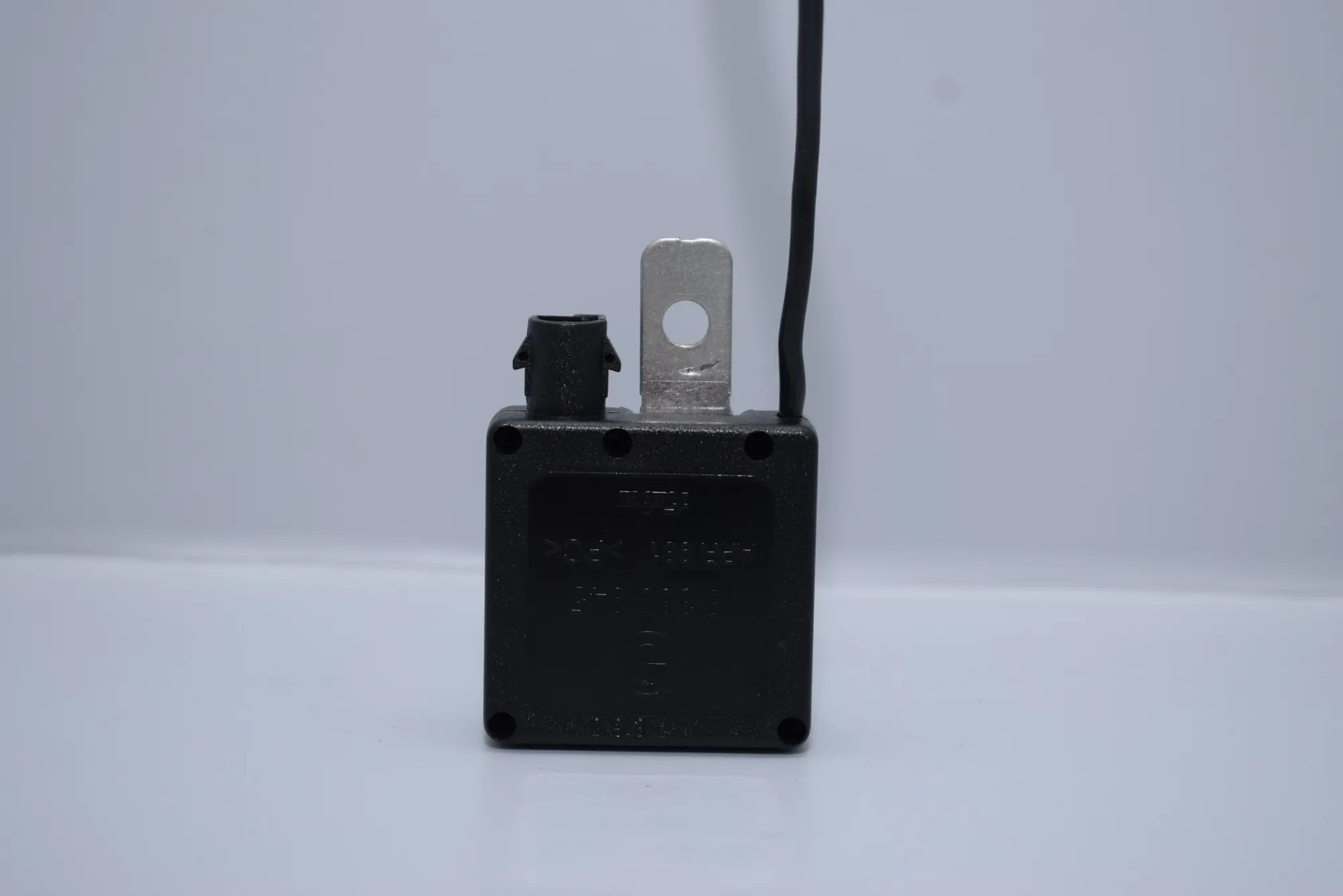 Antenna Amplifier – OEM 8380945 · BMW X5 (E53) 4.6 is 2003 – 4