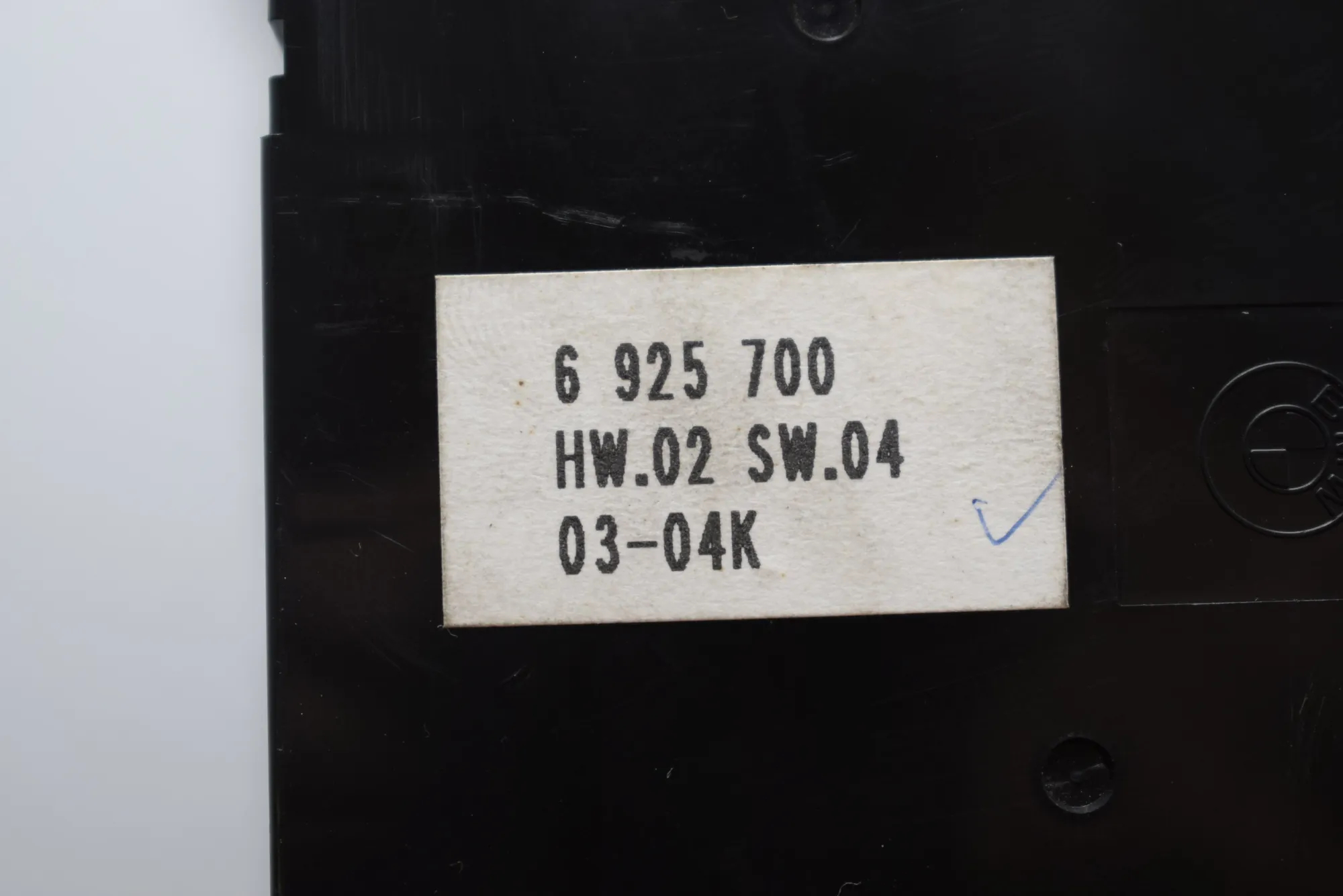Front Left Door Window Switch – OEM 6925700 · BMW X5 (E53) 4.6 is 2003 – 7