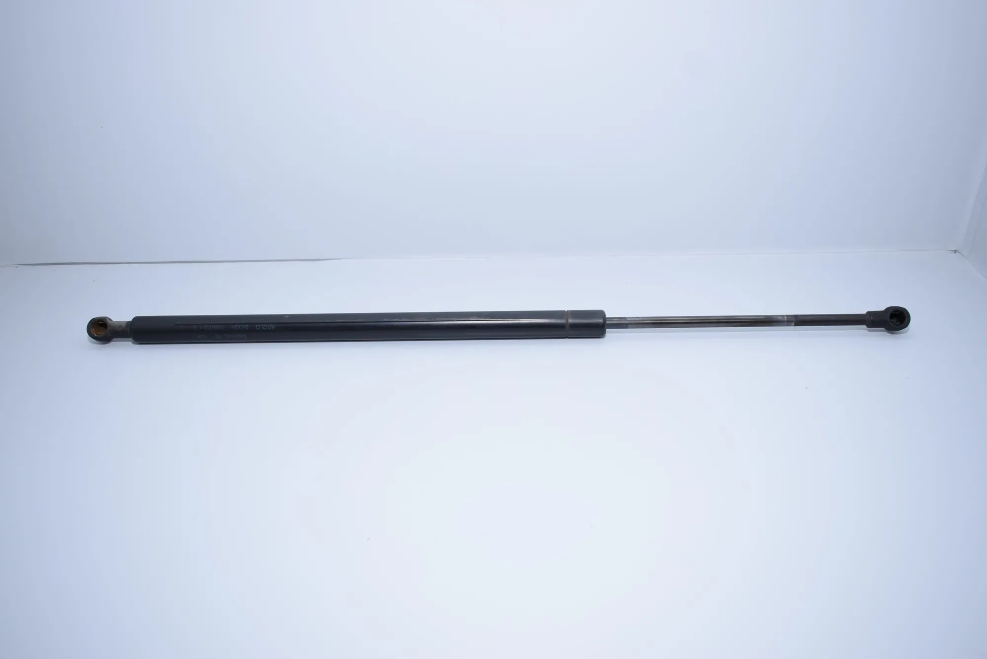 Right Side Tailgate Gas Strut – OEM 8402405 · BMW X5 (E53) 4.6 is 2003 – 4