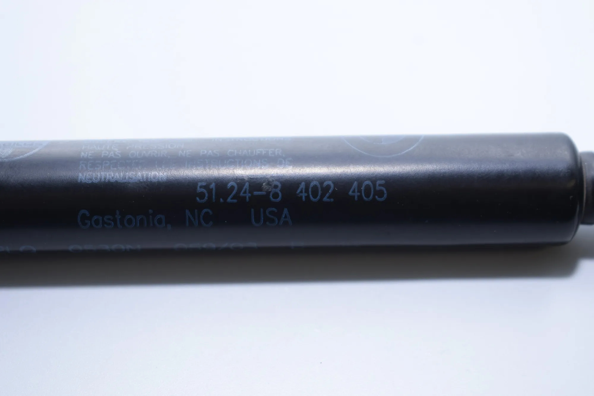 Left Side Tailgate Gas Strut – OEM 8402405 · BMW X5 (E53) 4.6 is 2003 – 7