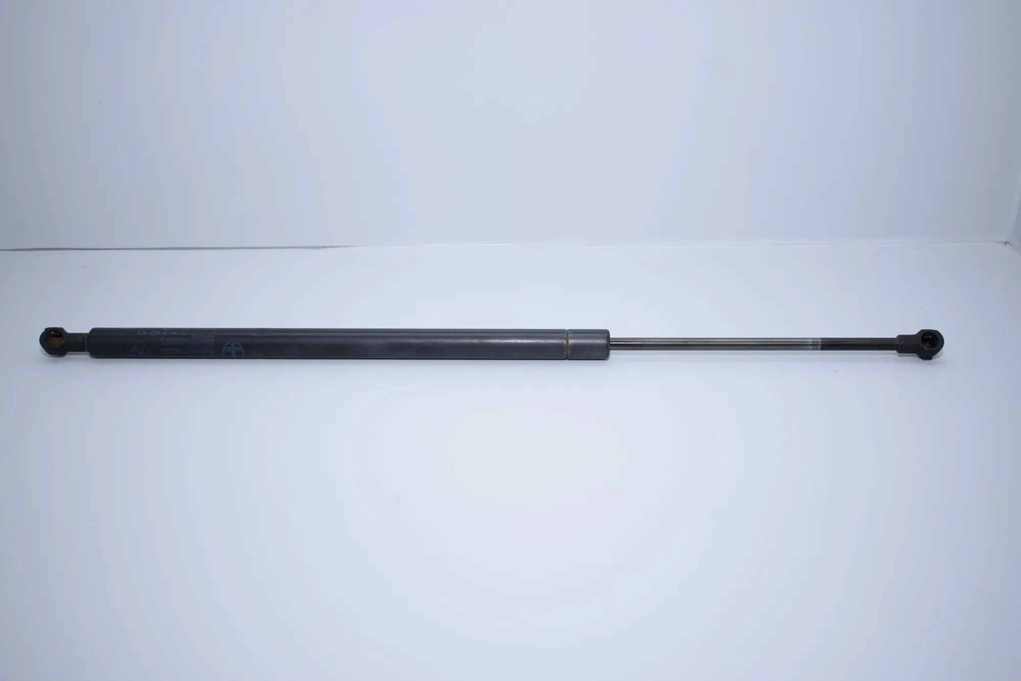 Left Side Tailgate Gas Strut – OEM 8402405 · BMW X5 (E53) 4.6 is 2003 – 4