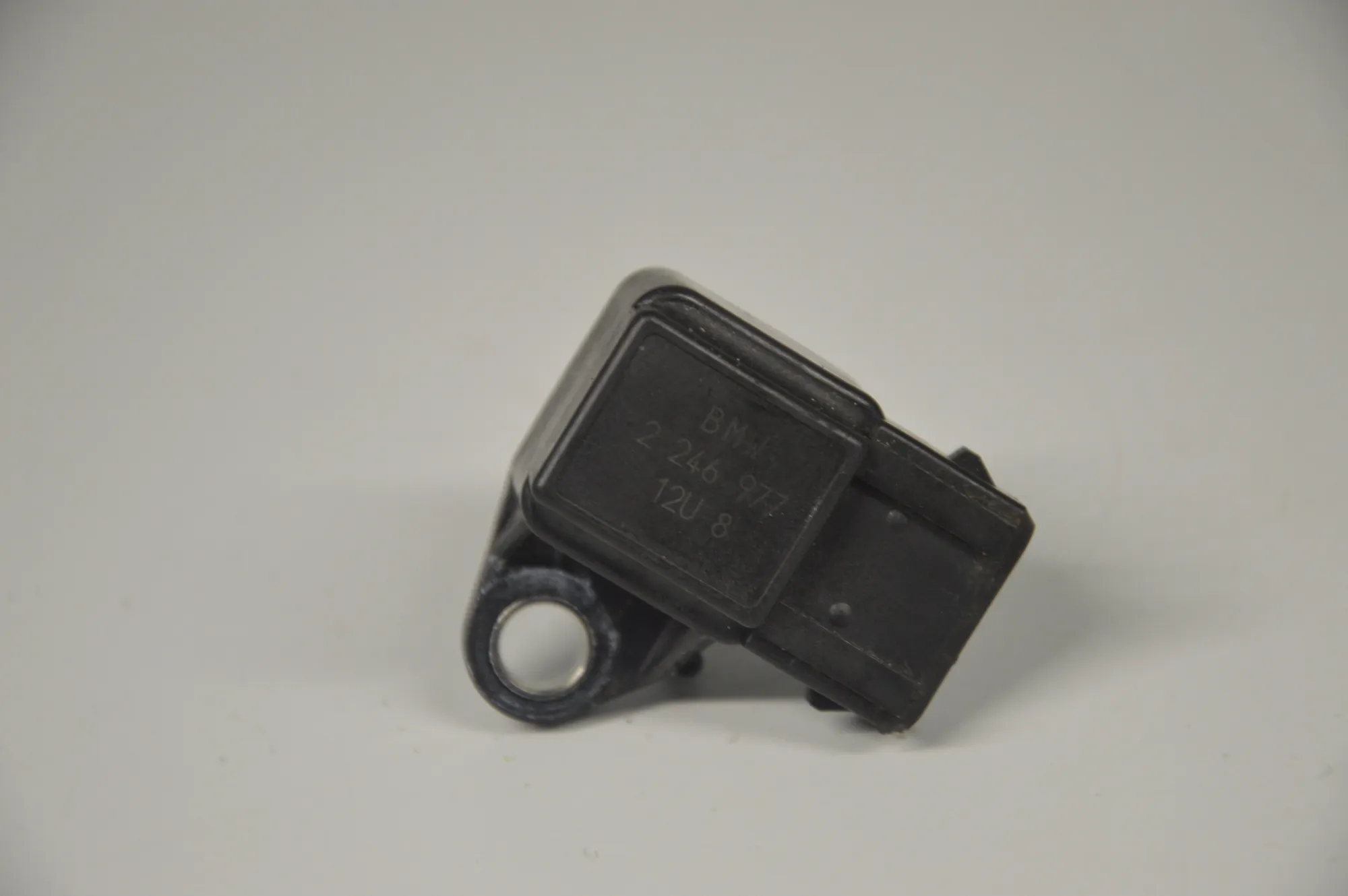 Intake Manifold Pressure Sensor – OEM 2246977 · BMW 3 (E46) BMW 3 (E46) 320 d 2001 – 4