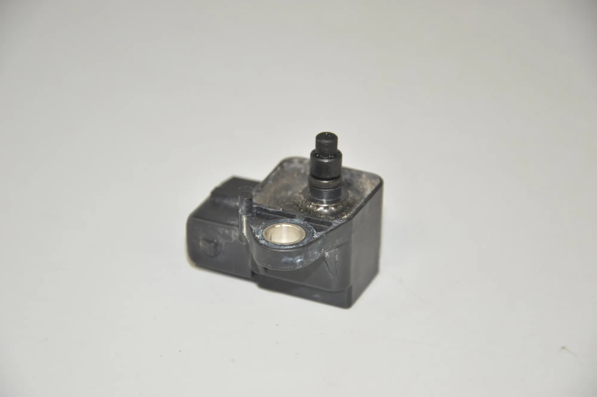 Intake Manifold Pressure Sensor – OEM 2246977 · BMW 3 (E46) BMW 3 (E46) 320 d 2001