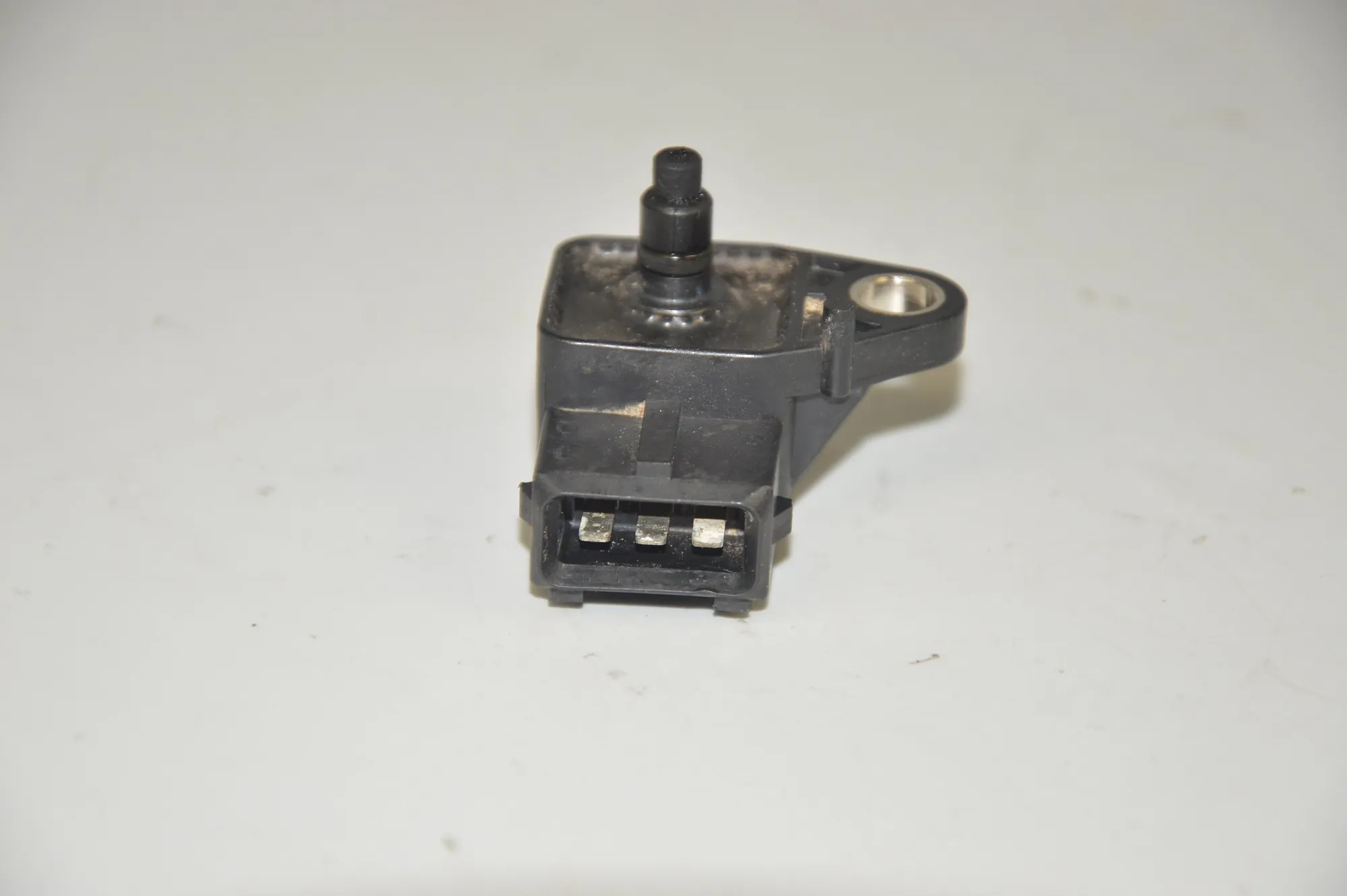 Intake Manifold Pressure Sensor – OEM 2246977 · BMW 5 (E39) BMW 5 (E39) 520 d 2000 – 2