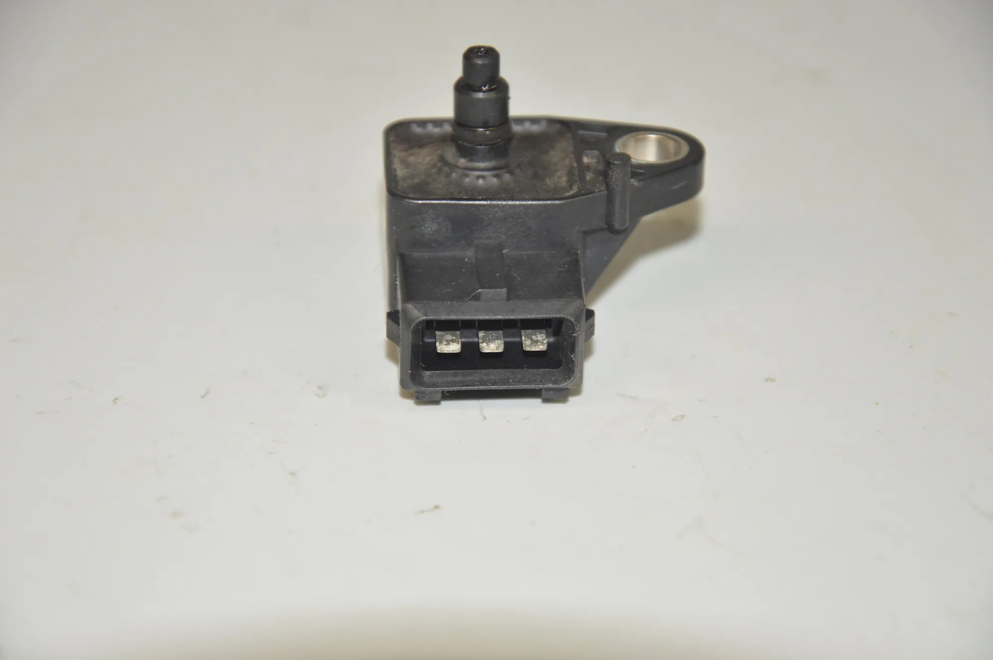 Intake Manifold Pressure Sensor – OEM 2246977 · BMW 5 (E39) BMW 5 (E39) 520 d 2000 – 2
