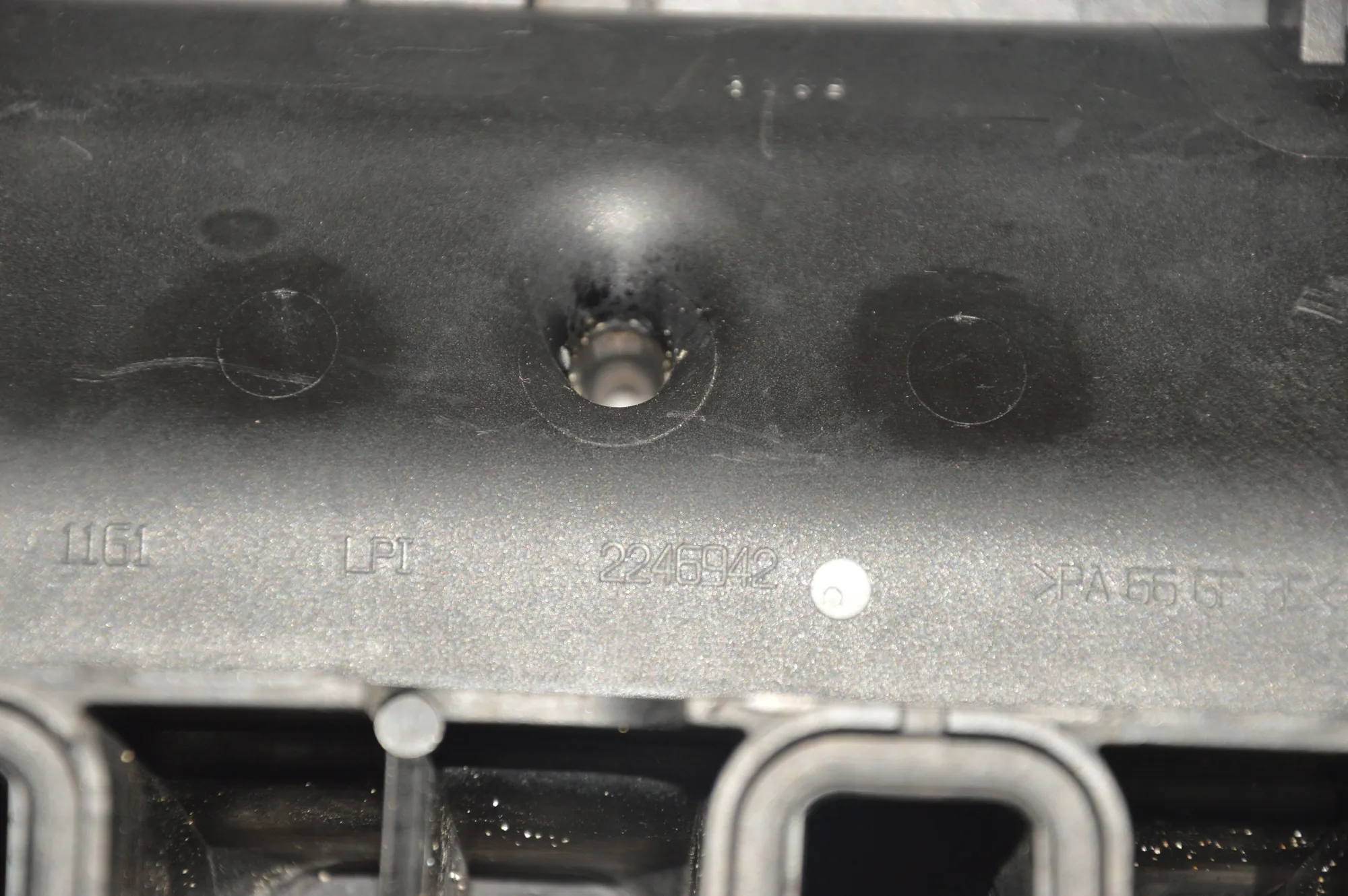 Intake Manifold – OEM 2246942 · BMW 5 (E39) BMW 5 (E39) 520 d 2000 – 4