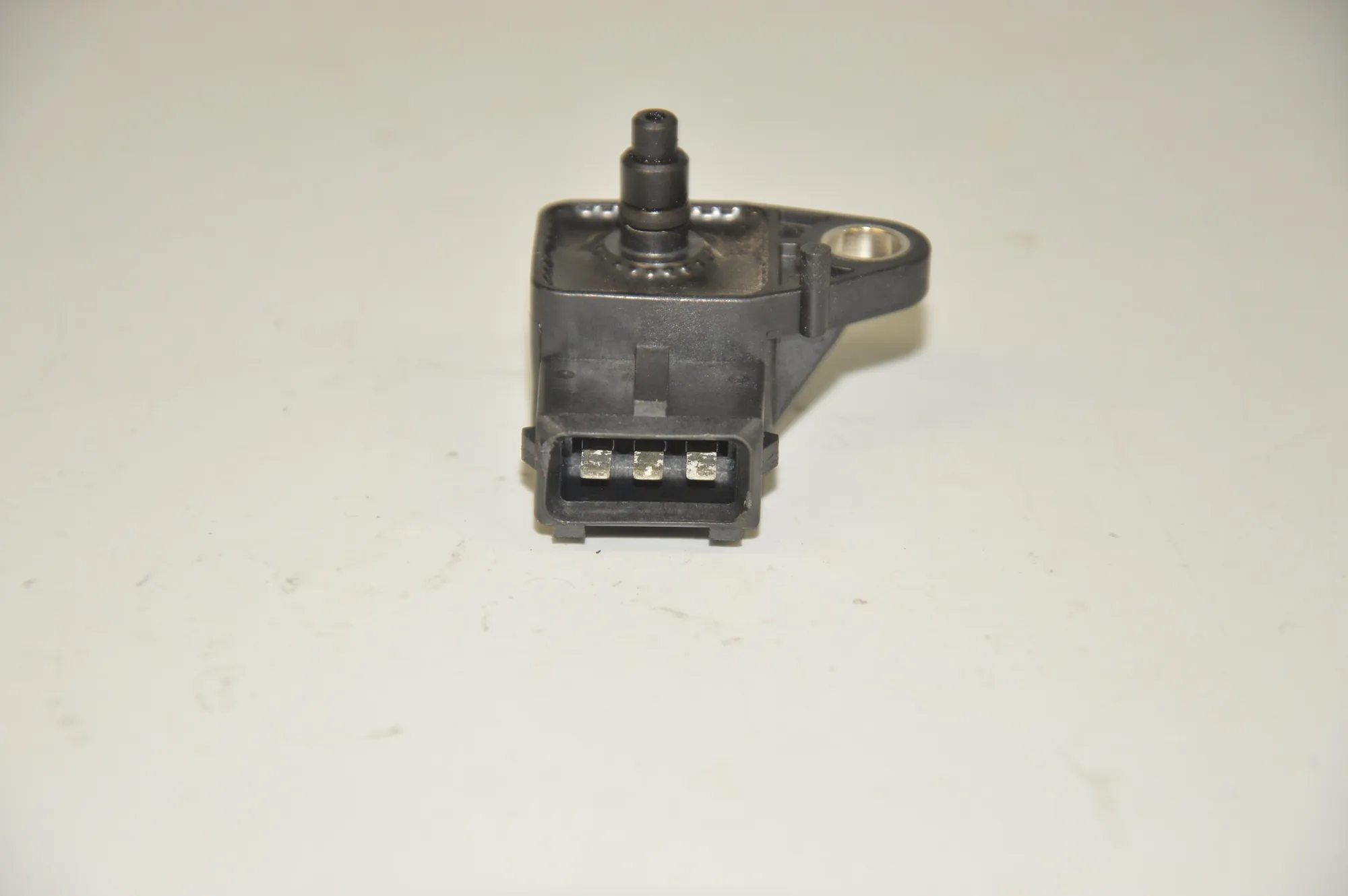 Intake Manifold Pressure Sensor – OEM 2246977 · BMW 3 (E46) BMW 3 (E46) 318 d 2002 – 2