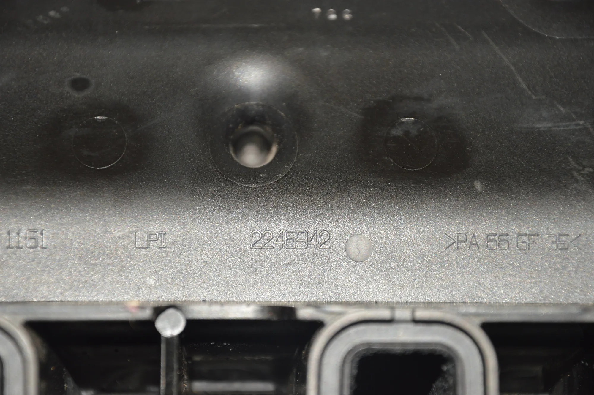 Intake Manifold – OEM 2246942 · BMW 5 (E39) BMW 5 (E39) 520 d 2000 – 4