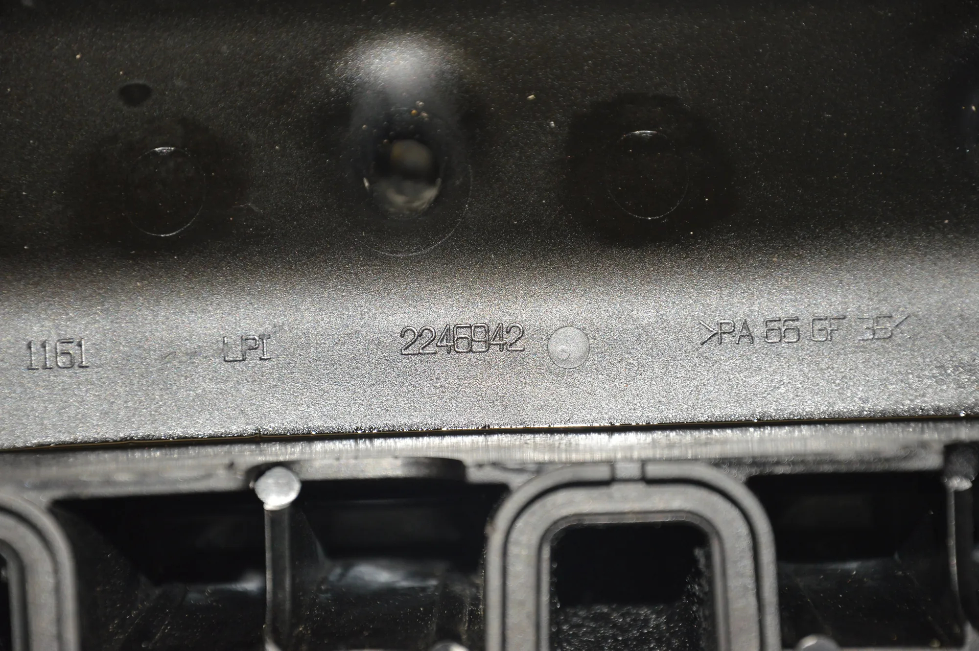 Intake Manifold – OEM 2246942 · BMW 5 (E39) BMW 5 (E39) 520 d 2000 – 4