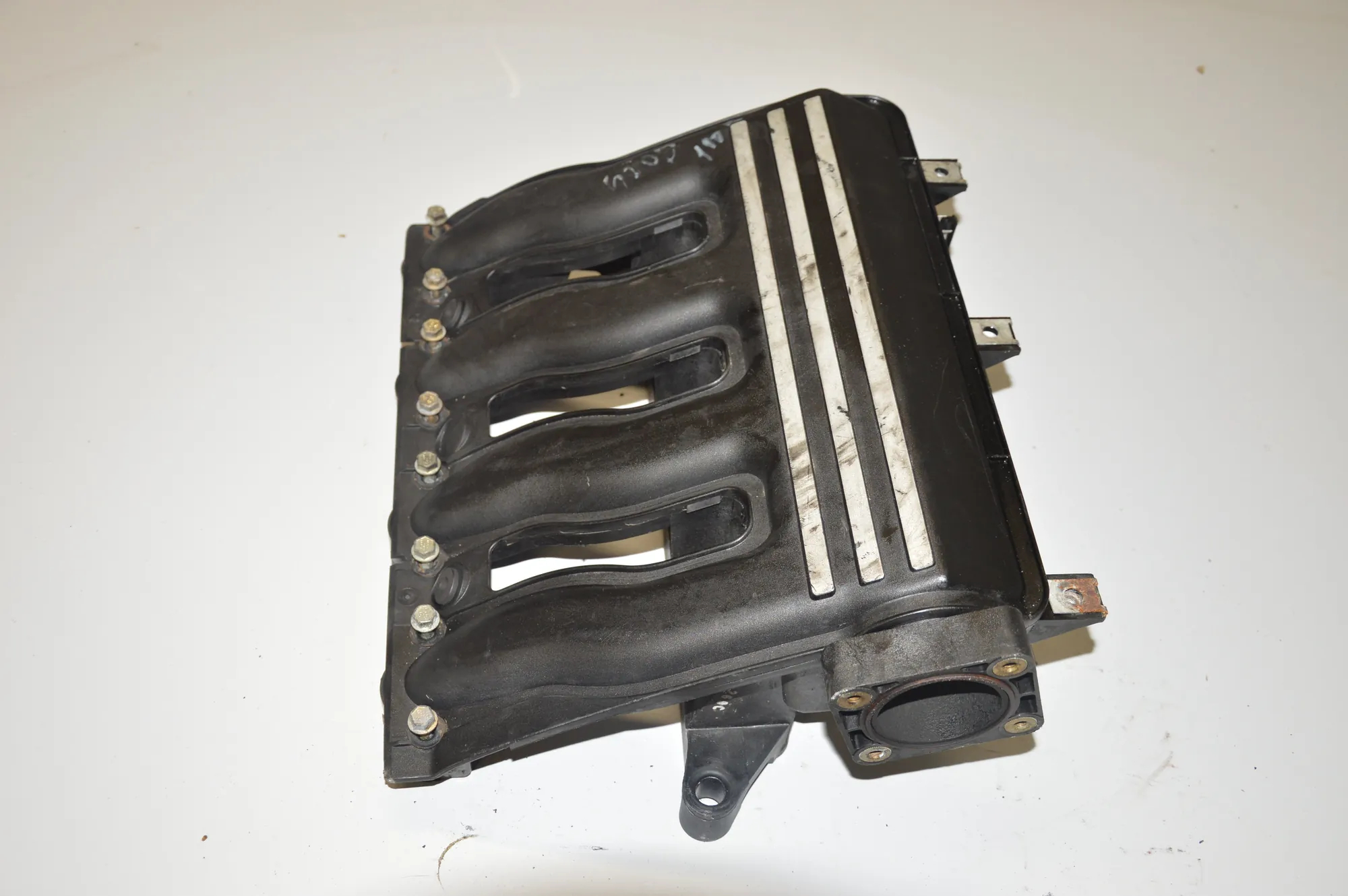 Intake Manifold – OEM 2246942 · BMW 5 (E39) BMW 5 (E39) 520 d 2000 – 2