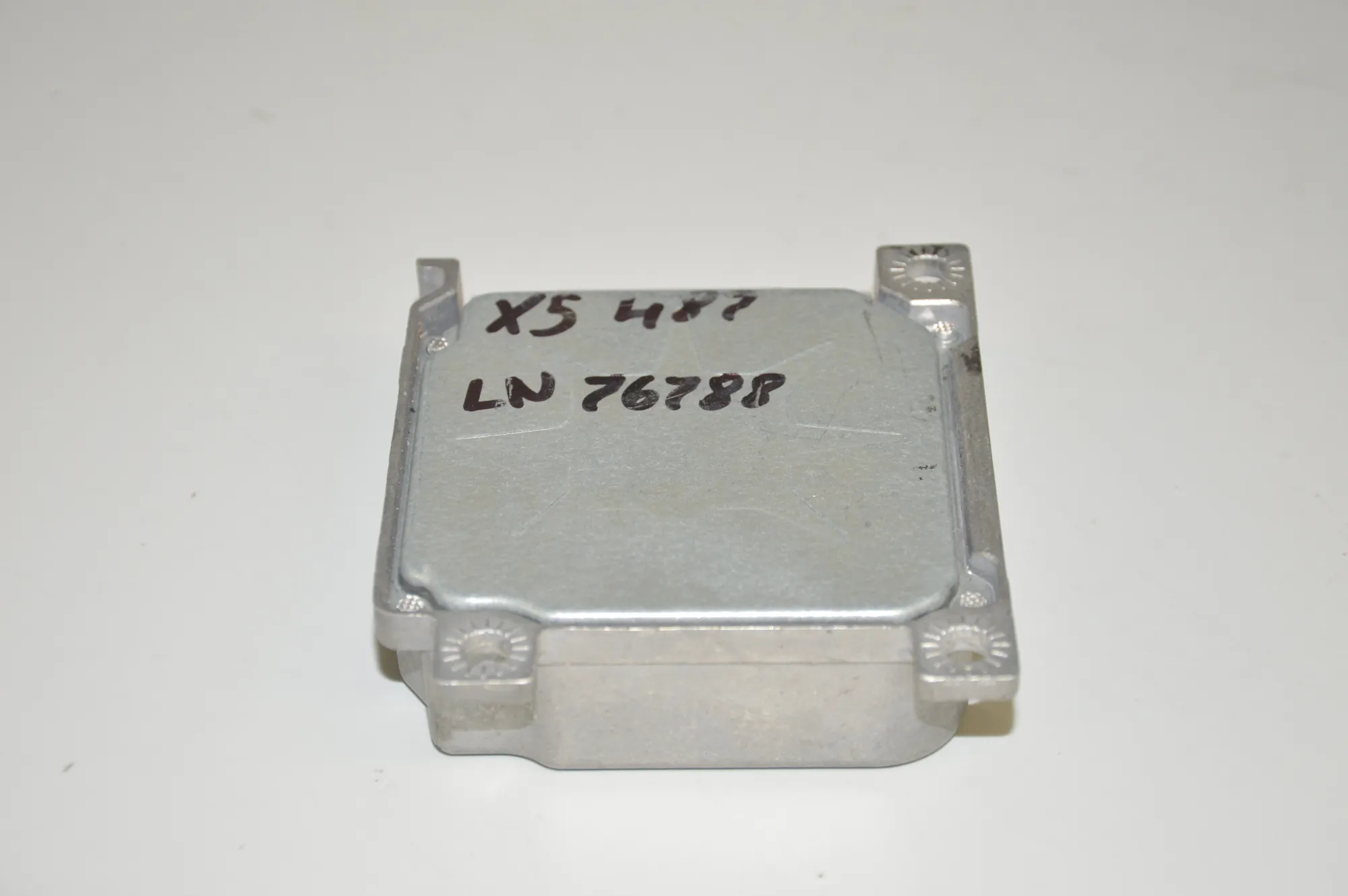 SRS Control Unit – OEM 6933238 · BMW X5 (E53) BMW X5 (E53) 4.6 is 2003 – 5