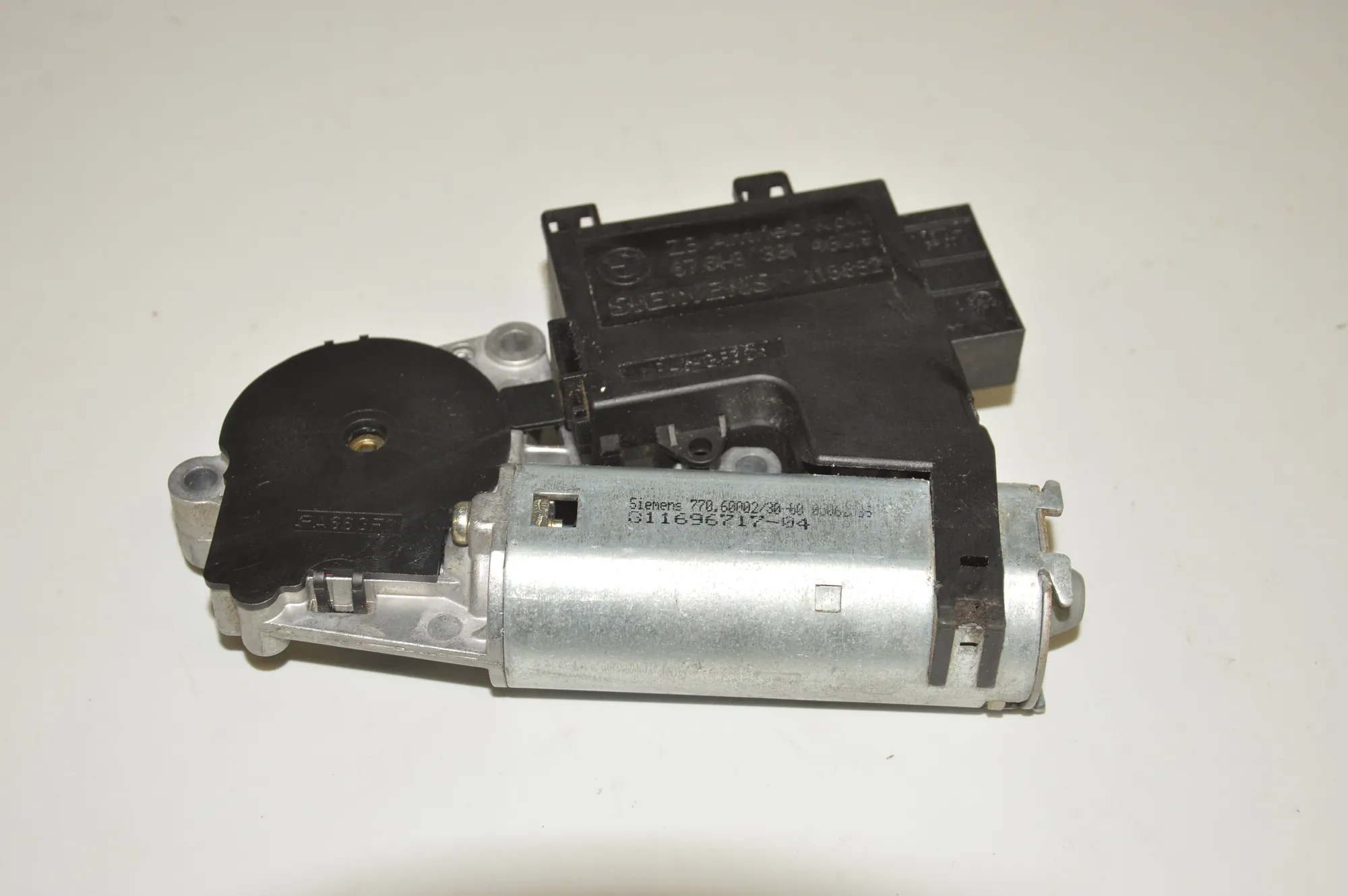 Sunroof Control Module – OEM 8381480 · BMW 5 (E39) BMW 5 (E39) 2002