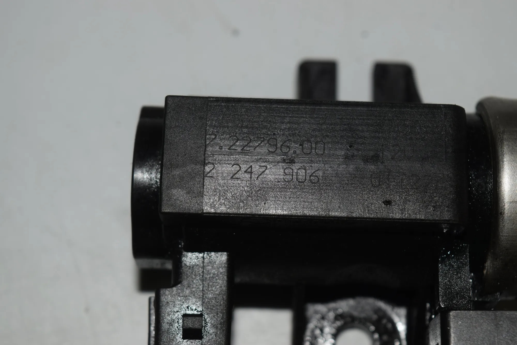 Solenoid Valve – OEM 2247906 · BMW 5 (E39) 530 d 2001 – 6