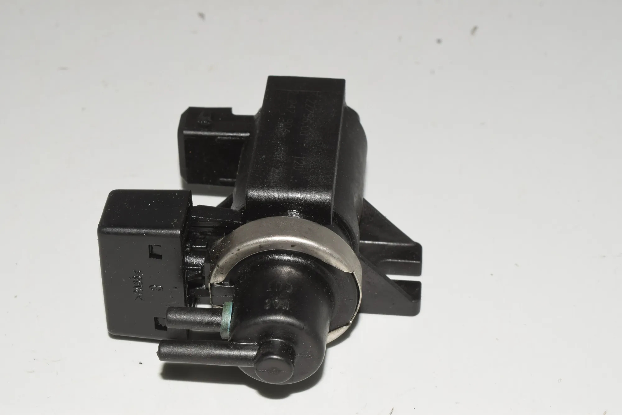 Solenoid Valve – OEM 2247906 · BMW 5 (E39) 530 d 2001 – 2