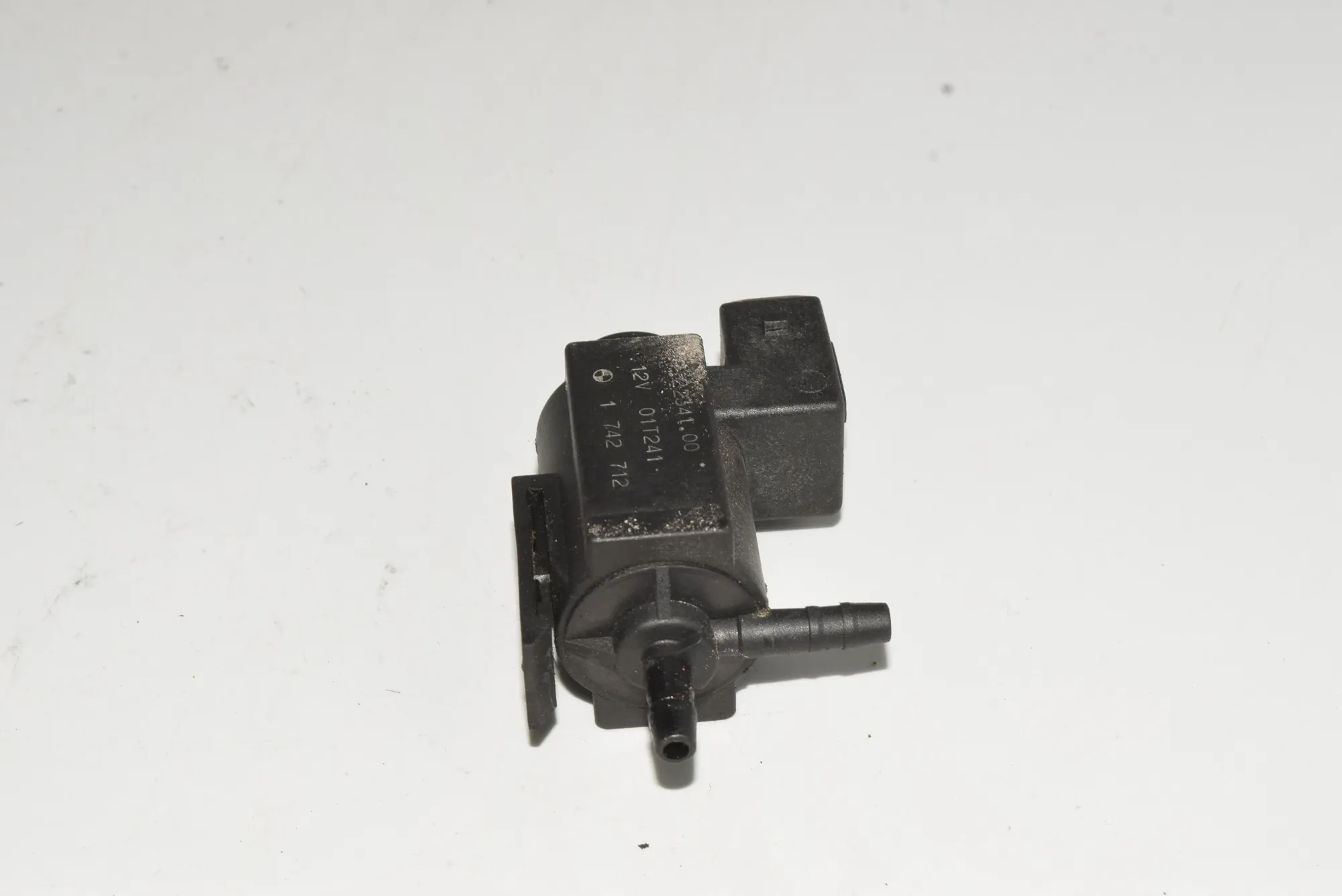 Solenoid Valve – OEM 1742712 · BMW 5 (E39) 530 d 2001 – 3