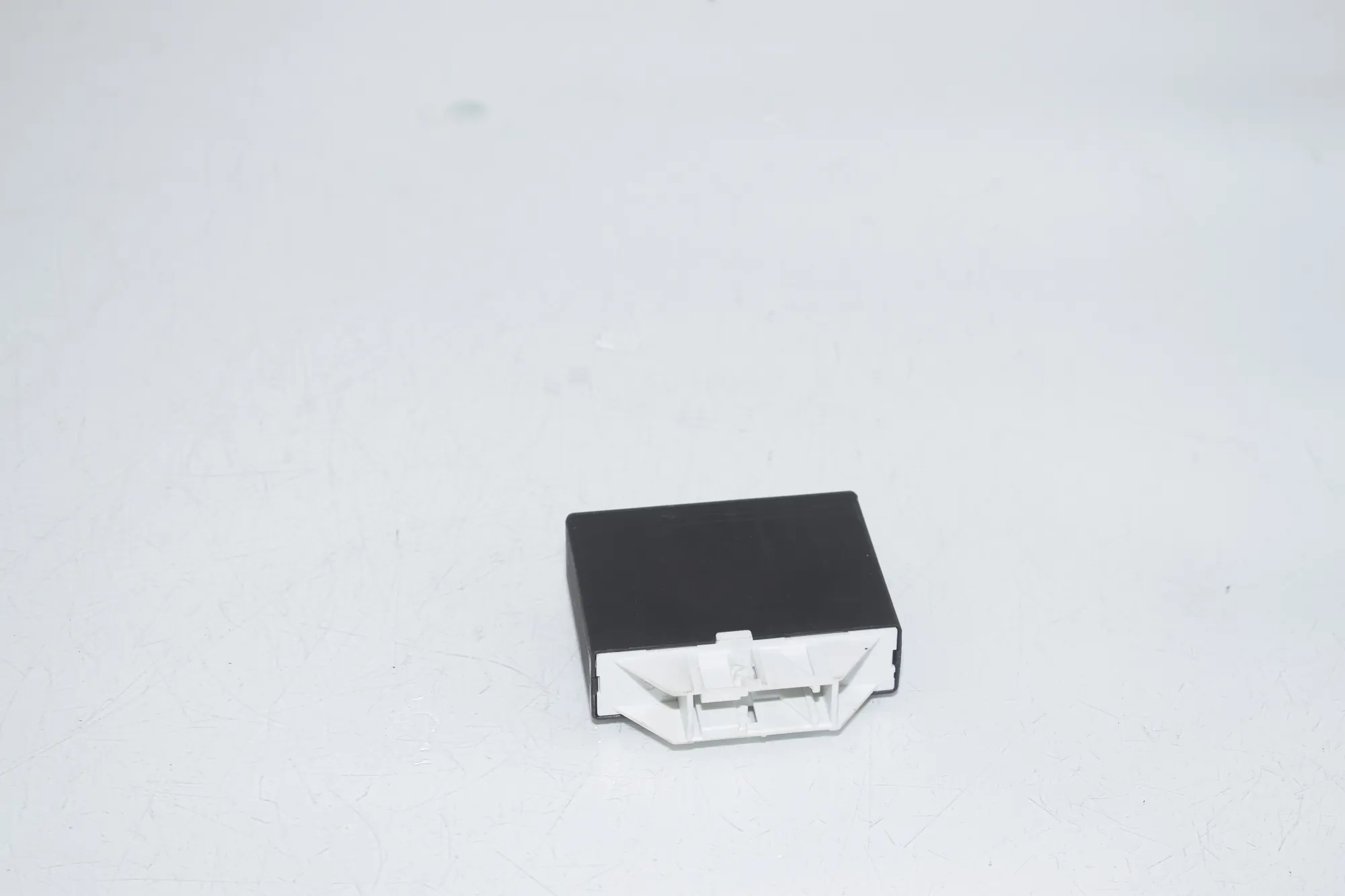 PDC Parking Sensor Control Unit – OEM 6995907 · BMW 5 (G30) (2016 - -) 540 i 2017 – 2