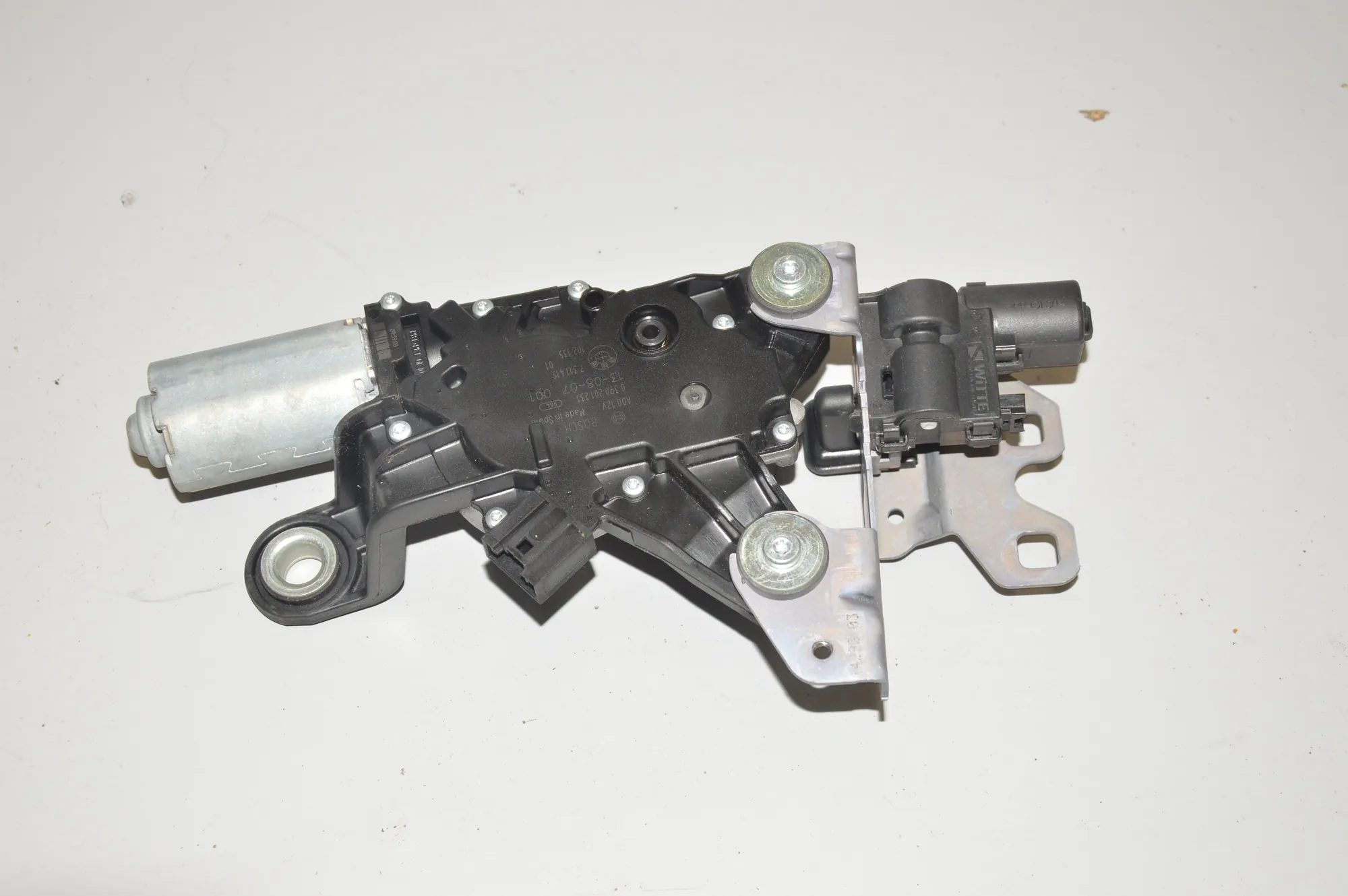 Tailgate Window Wiper Motor – OEM 7311415 · BMW 3 Touring (F31) BMW 3 Touring (F31) 2013 – 4