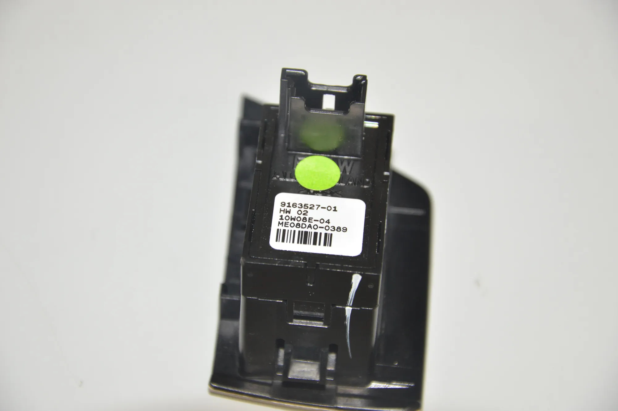 Front Left Door Window Switch – OEM 9163527 · BMW 5 (F10) BMW 5 (F10) 2011 – 5