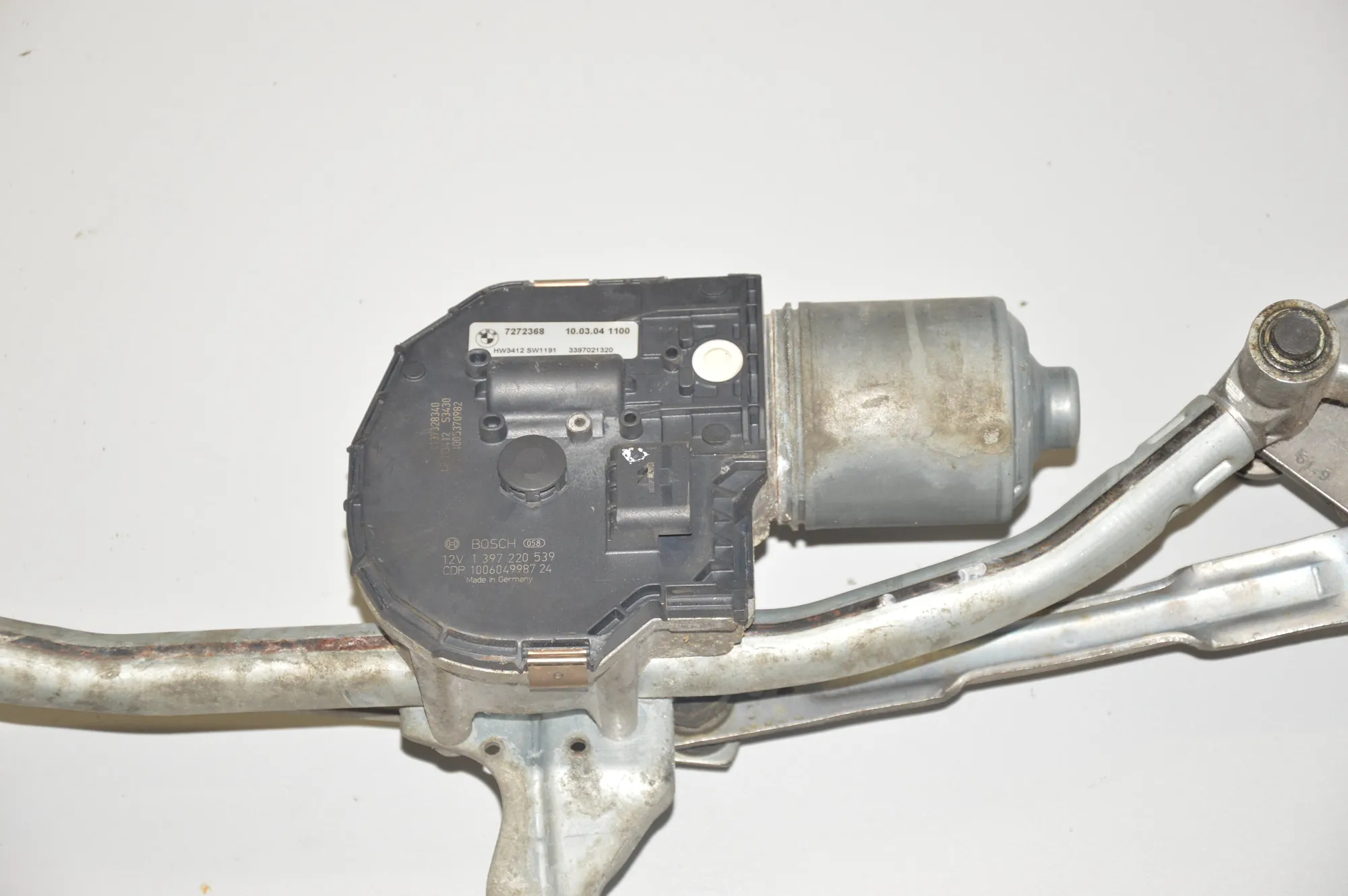 Front Windshield Wiper Mechanism – OEM 7272452 · BMW 5 Touring (F11) BMW 5 Touring (F11) 2010 – 2