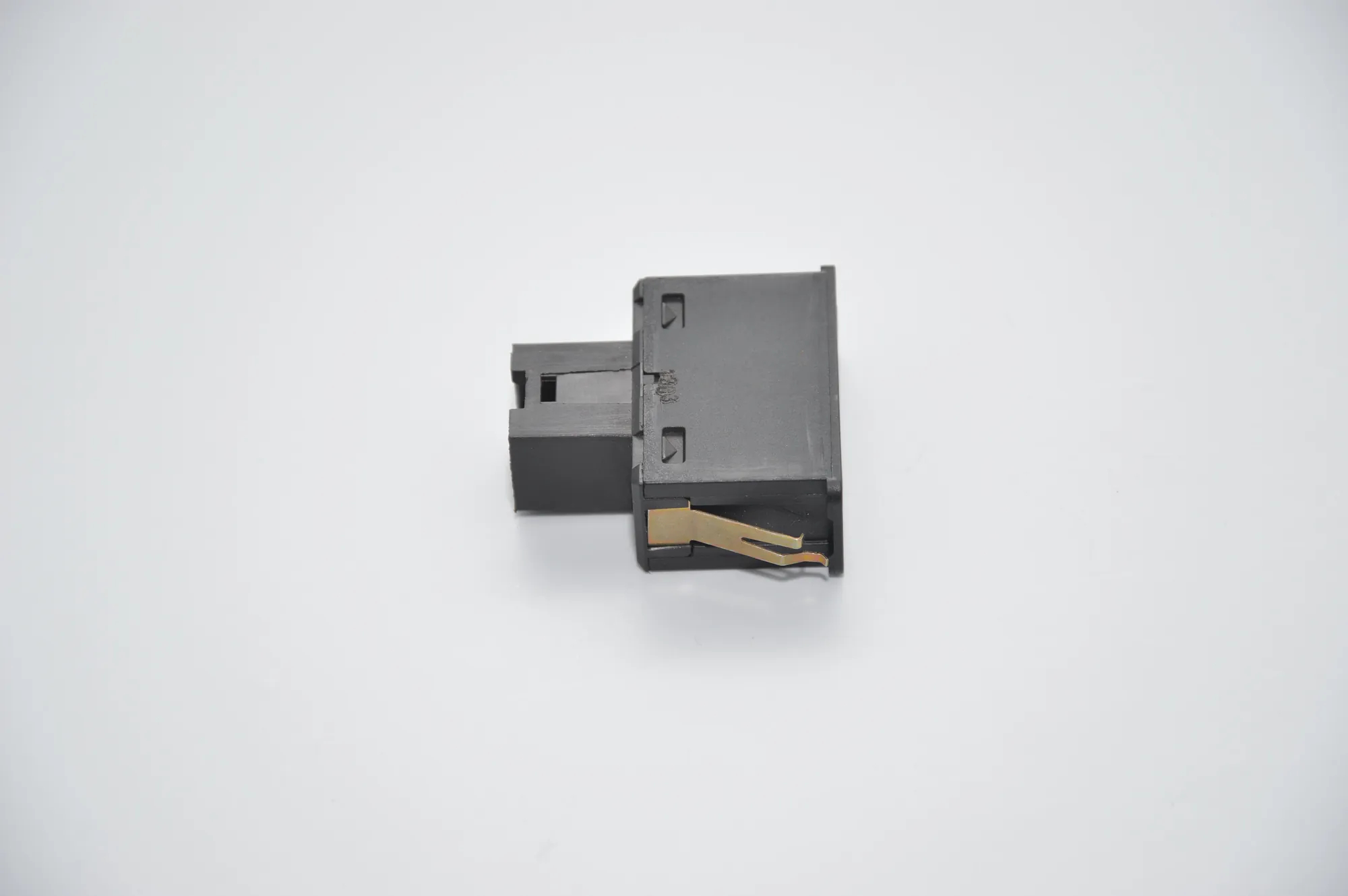USB/AUX-In Socket Port – OEM 8368346 · BMW X5 (E53) 3.0 i 2003 – 5
