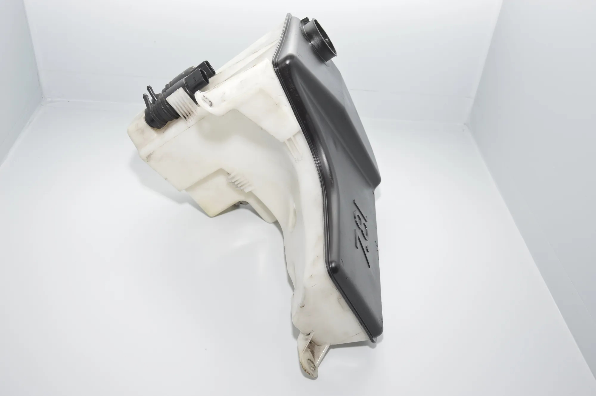 Window Washer Tank – OEM 8252738 · BMW X5 (E53) 3.0 i 2003 – 3
