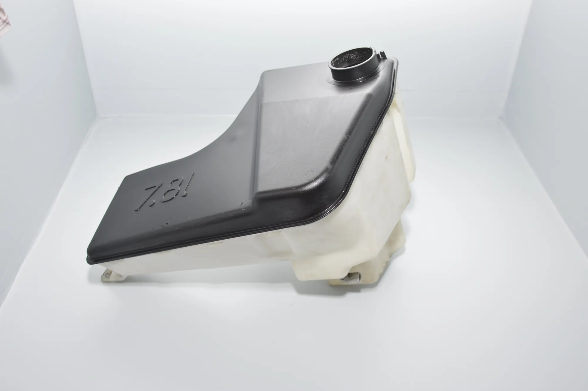 Window Washer Tank – OEM 8252738 · BMW X5 (E53) 3.0 i 2003 – 5