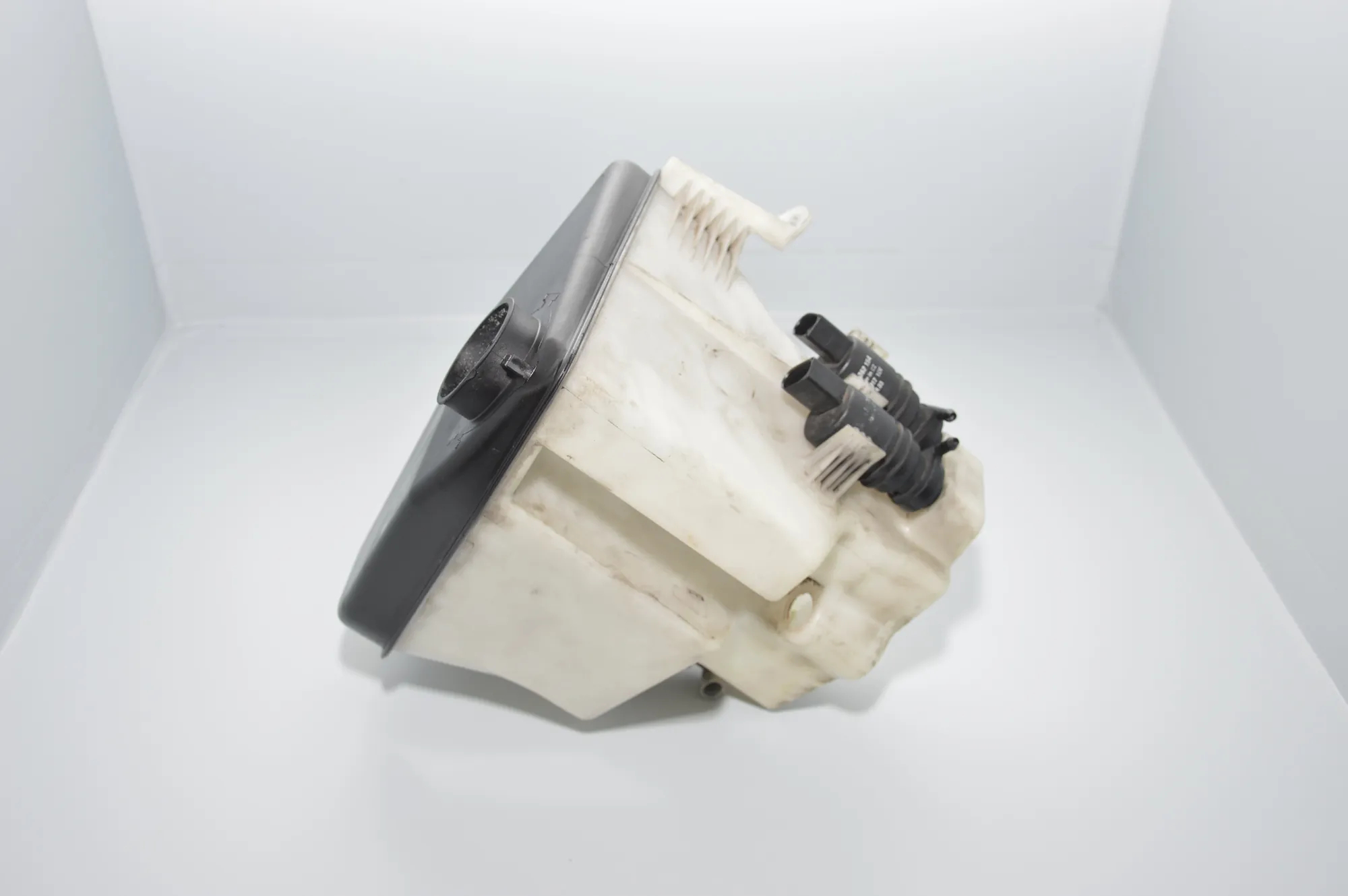 Window Washer Tank – OEM 8252738 · BMW X5 (E53) 3.0 i 2003 – 2
