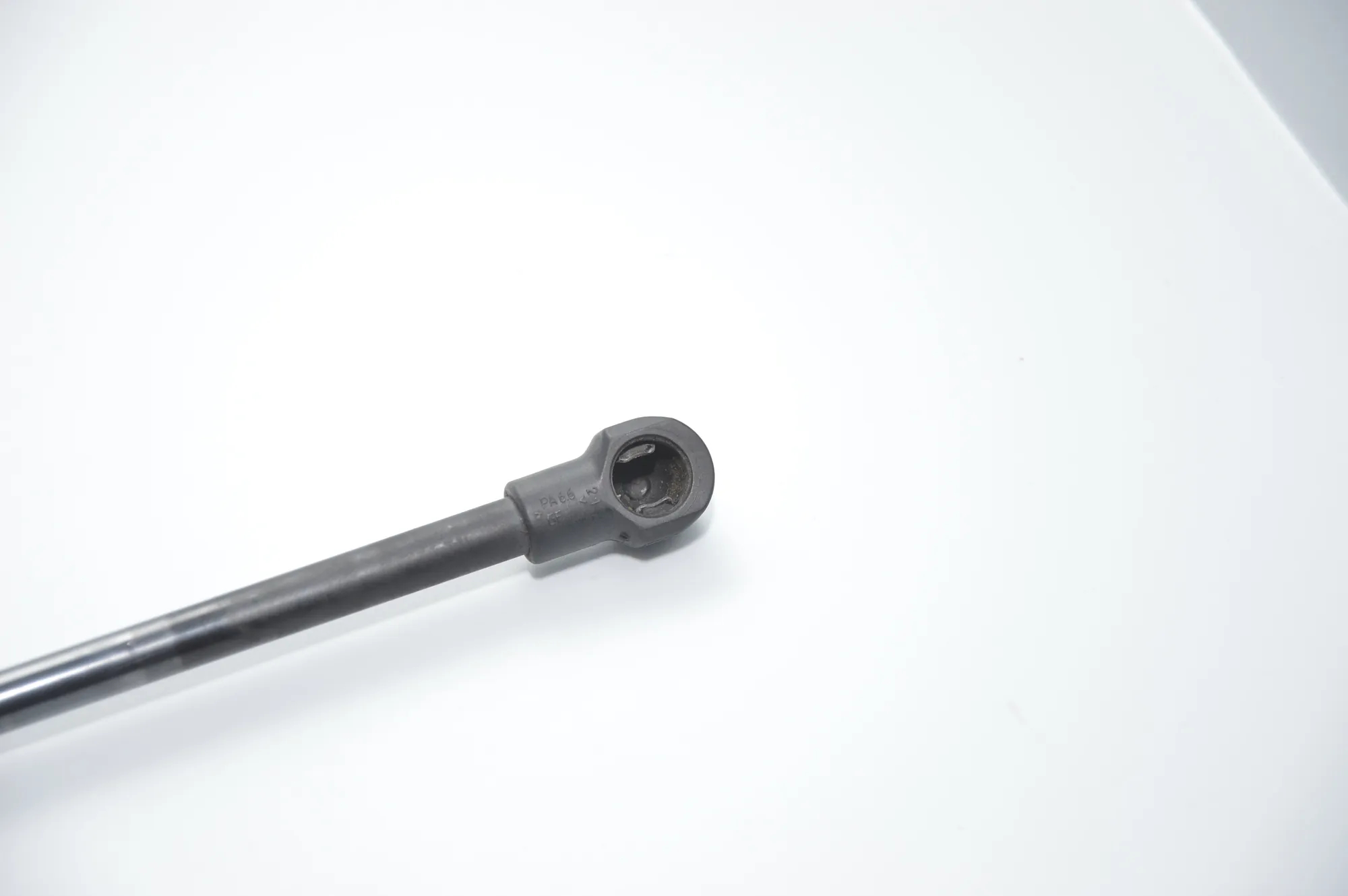 Right Side Tailgate Gas Strut – OEM 8402405 · BMW X5 (E53) 3.0 i 2003 – 2