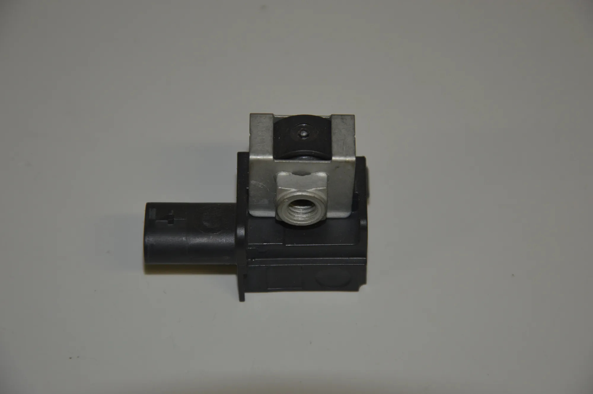 Left Side Impact Sensor – OEM 9224177 · BMW 5 Touring (F11) BMW 5 Touring (F11) 2014 – 3