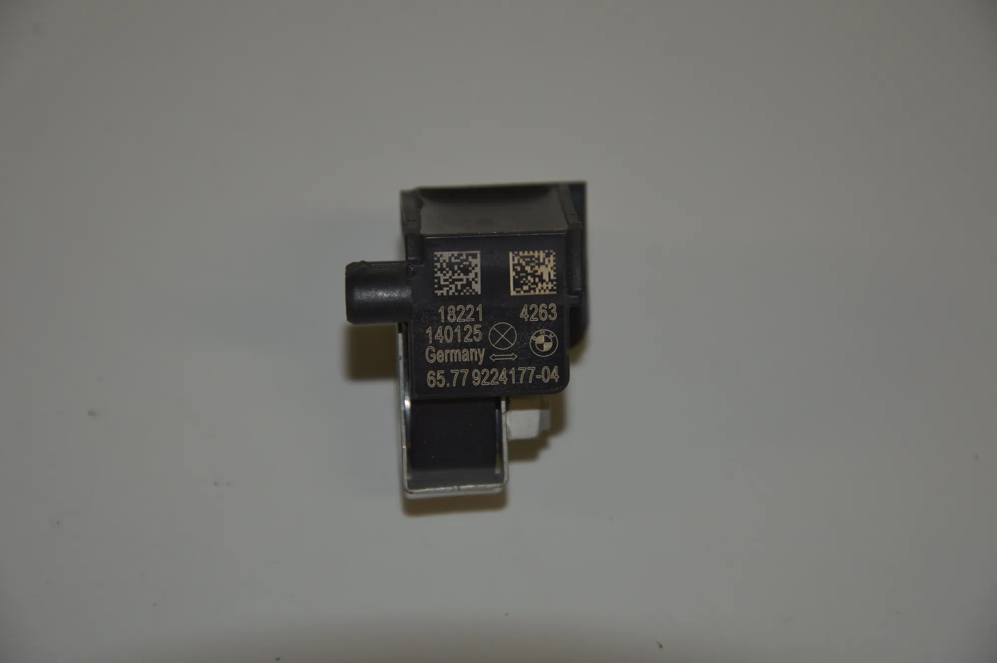 Right Side Impact Sensor – OEM 9224177 · BMW 5 Touring (F11) BMW 5 Touring (F11) 2014 – 3