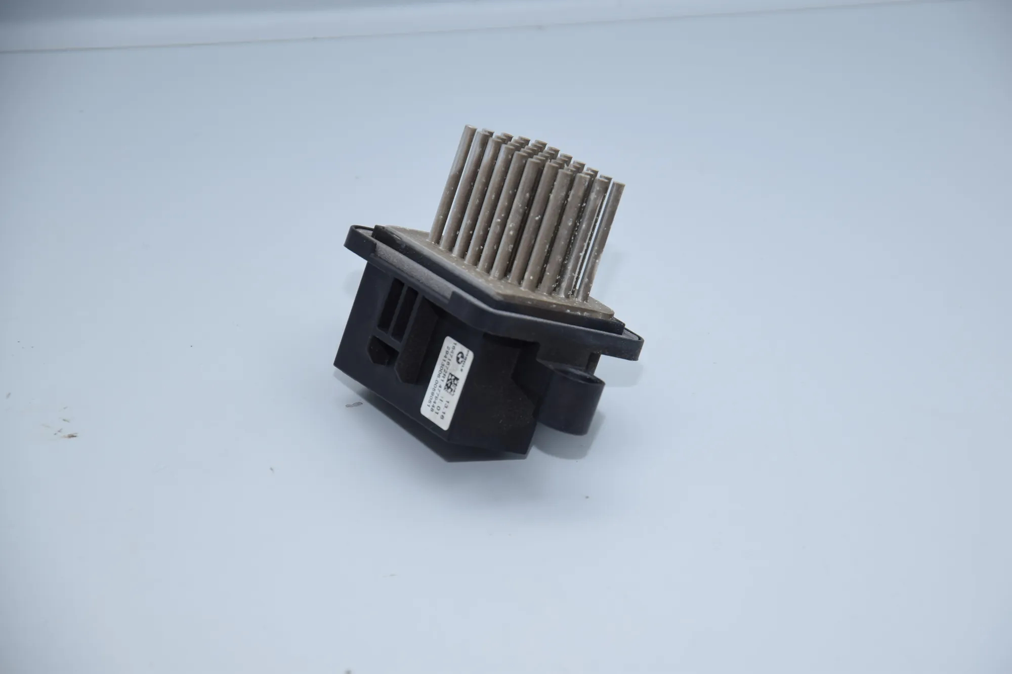 Interior Heater Resistor – OEM 6471672 · BMW 7 (G11, G12) BMW 7 (G11, G12) 730 d, Ld xDrive 2016
