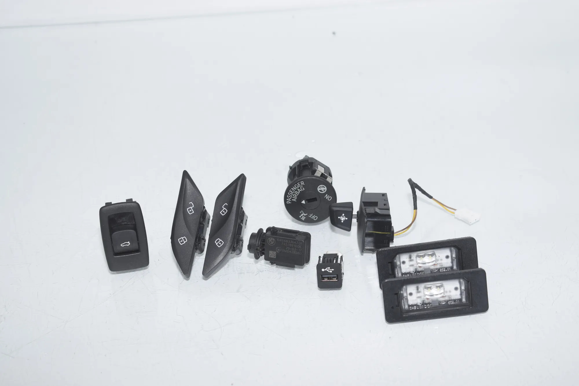 Switches – OEM 9327029 · BMW 5 (G30) (2016 - -) 540 i 2017 – 3
